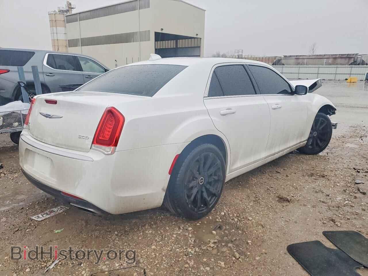 2016 CHRYSLER 300 - VIN: 2C3CCARG5GH262133 - Фото 3