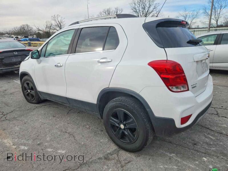 2018 Chevrolet TRAX (VIN KL7CJLSB8JB693011) — photo 2 of 13