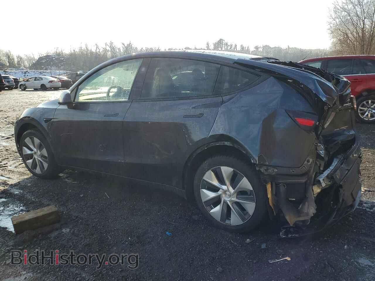 2024 TESLA MODEL Y - VIN: 7SAYGAEEXRF090428 - Фото 2