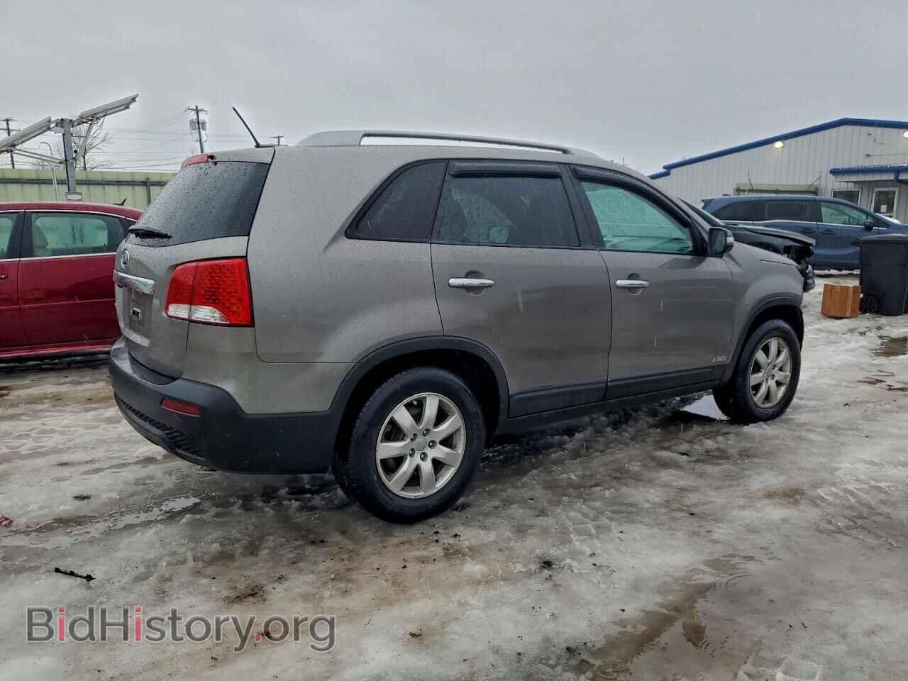 2013 KIA SORENTO - VIN: 5XYKTCA64DG417447 - Фото 3