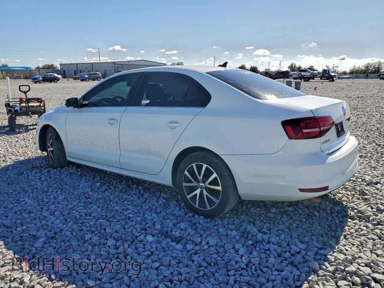 2017 VOLKSWAGEN JETTA - VIN: 3VWDB7AJ3HM332239 - Фото 2