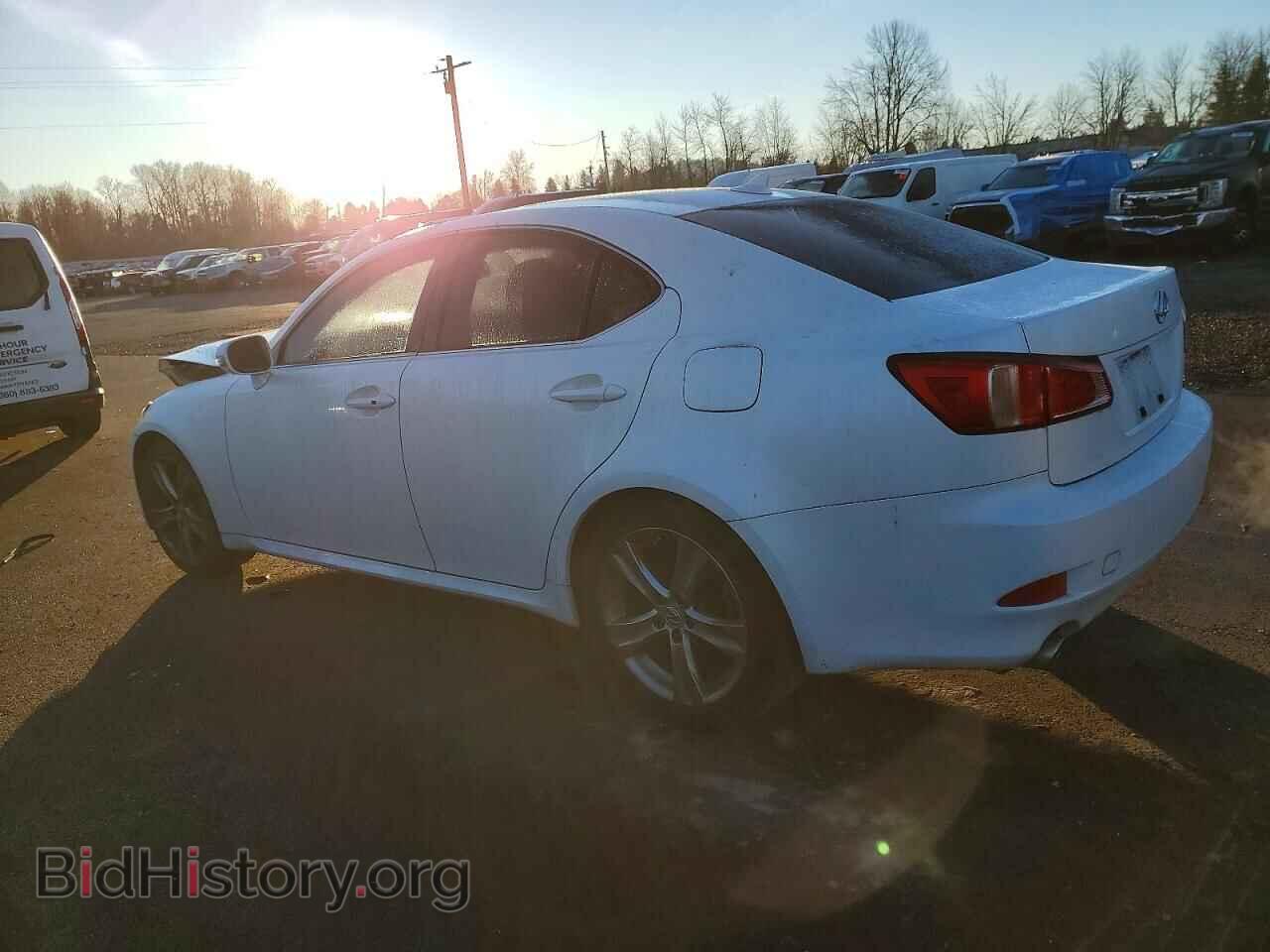 2011 LEXUS IS - VIN: JTHBF5C21B5133484 - Фото 2