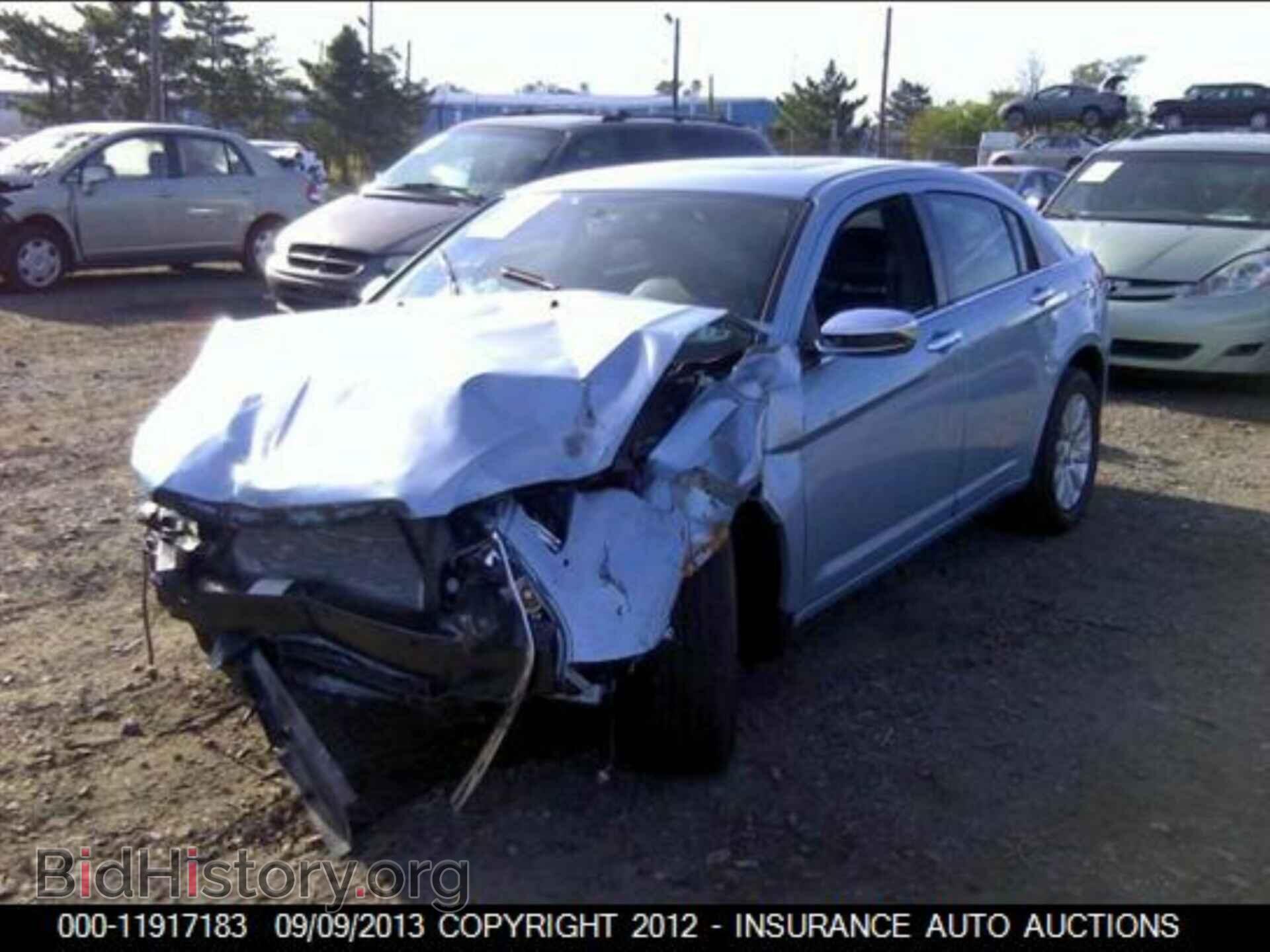 2013 Chrysler 200 - VIN: 1C3CCBCG7DN696572 - Фото 2