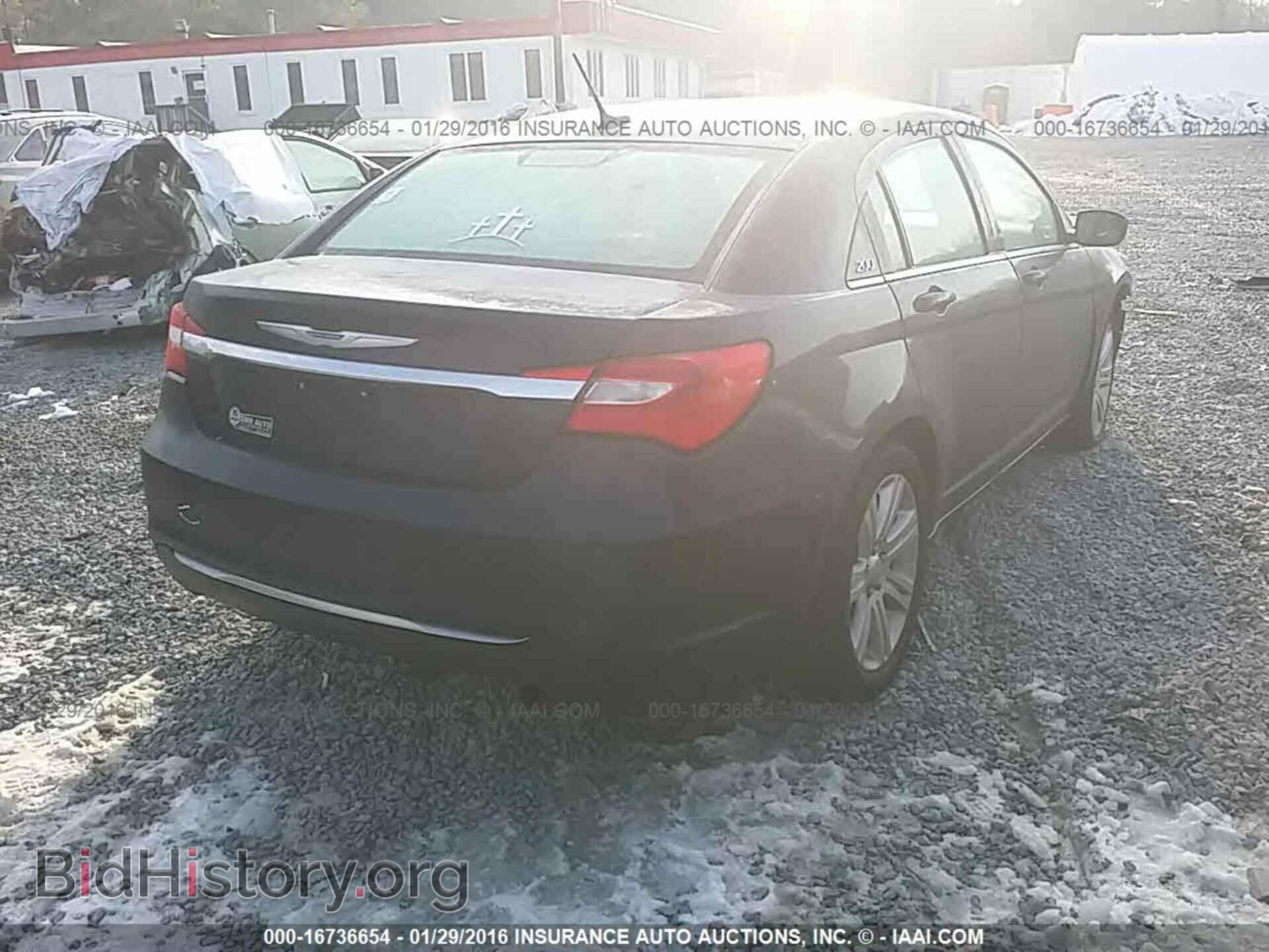 2013 Chrysler 200 - VIN: 1C3CCBAB8DN761338 - Фото 4