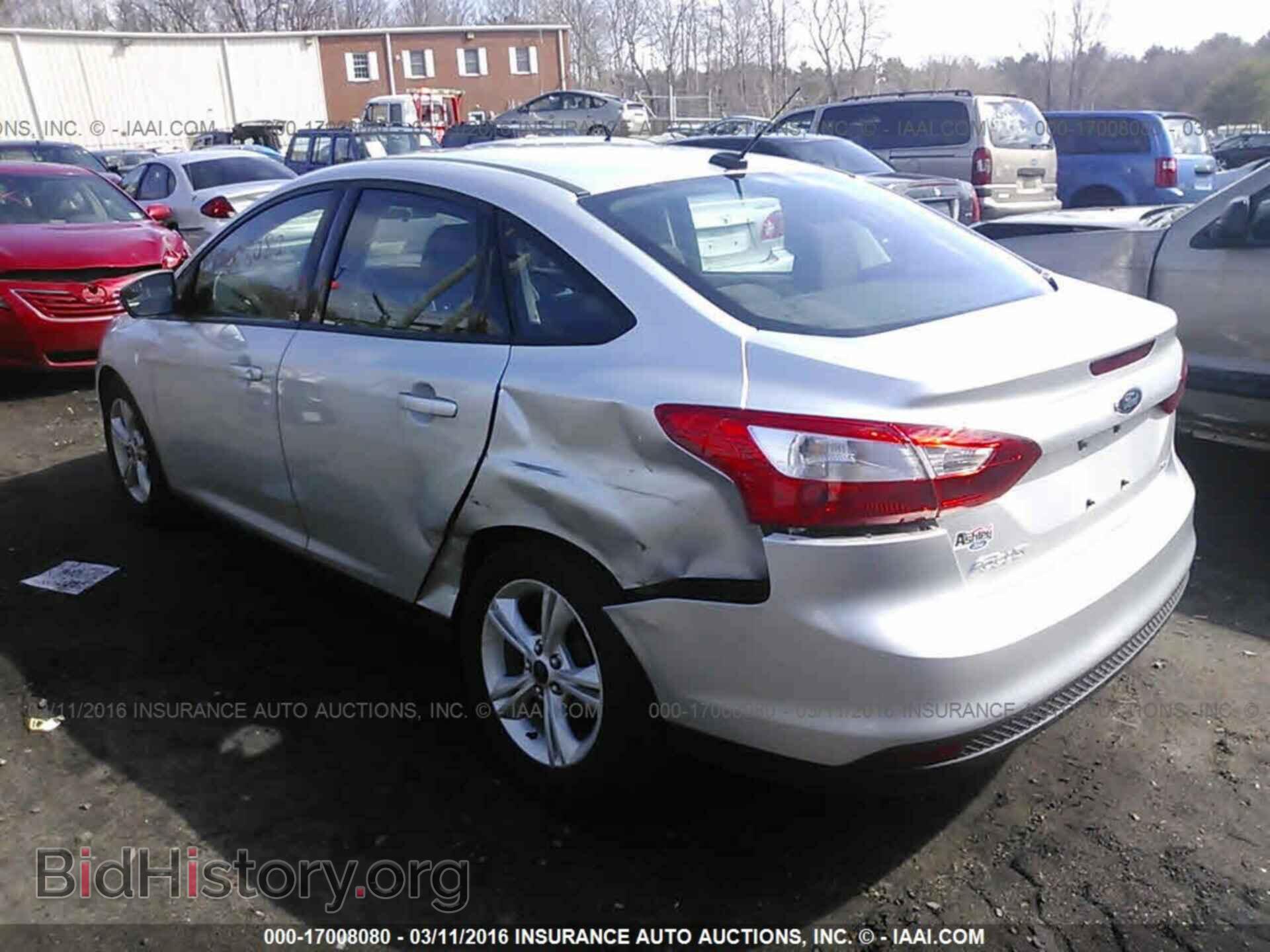 2014 Ford Focus - VIN: 1FADP3F22EL445911 - Photo 3