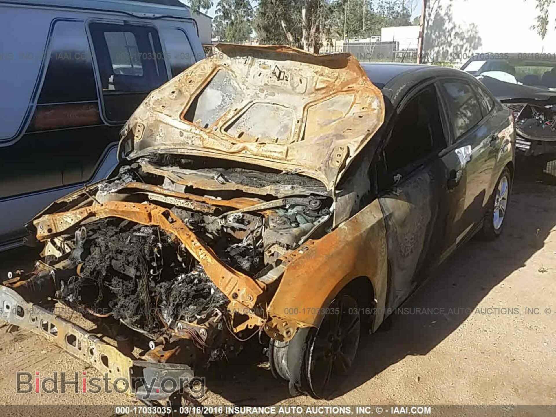 2013 Ford Focus - VIN: 1FADP3F22DL315576 - Фото 2