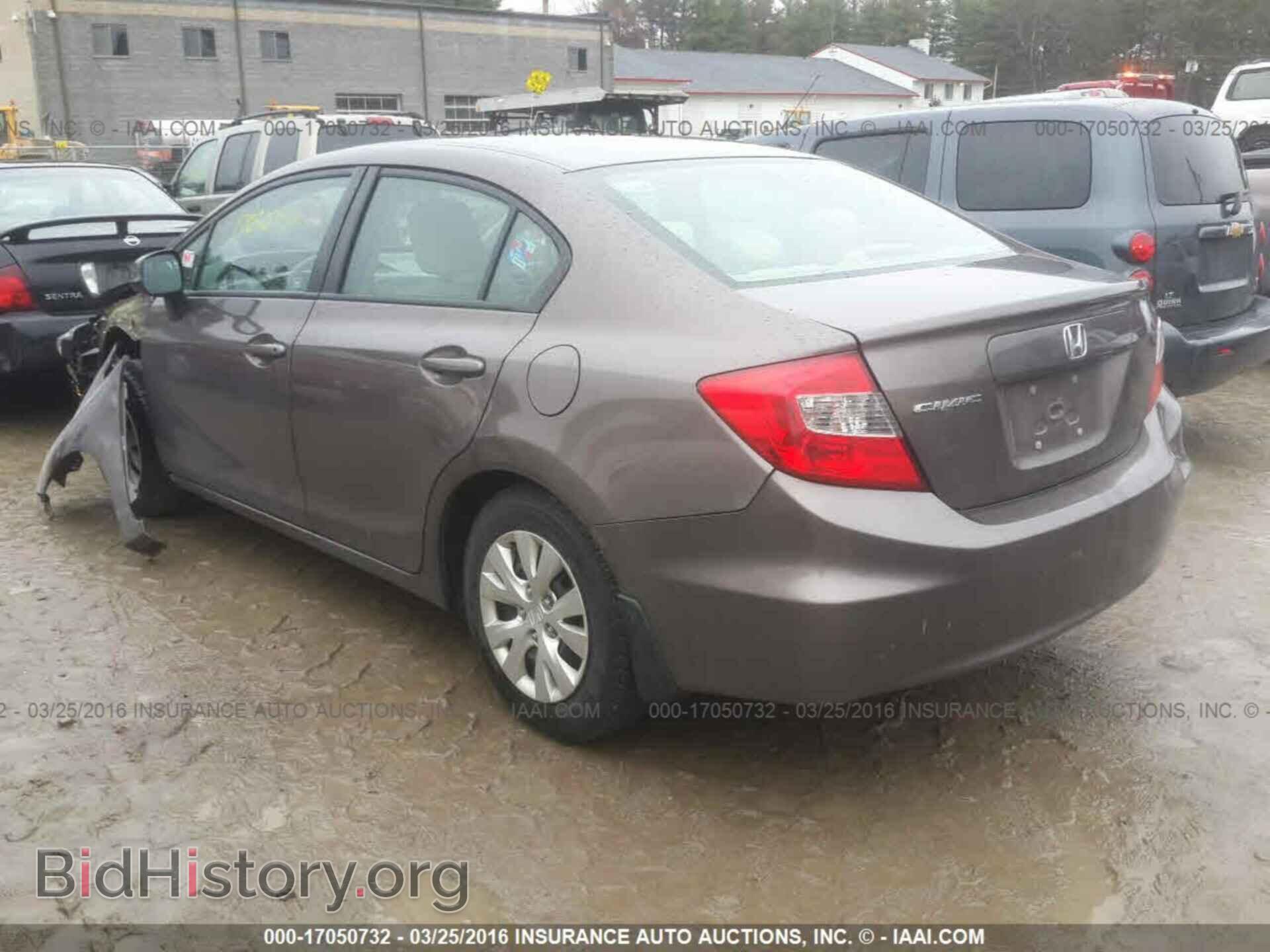 2012 Honda CIVIC (VIN 2HGFB2F53CH528281) — photo 3 of 10