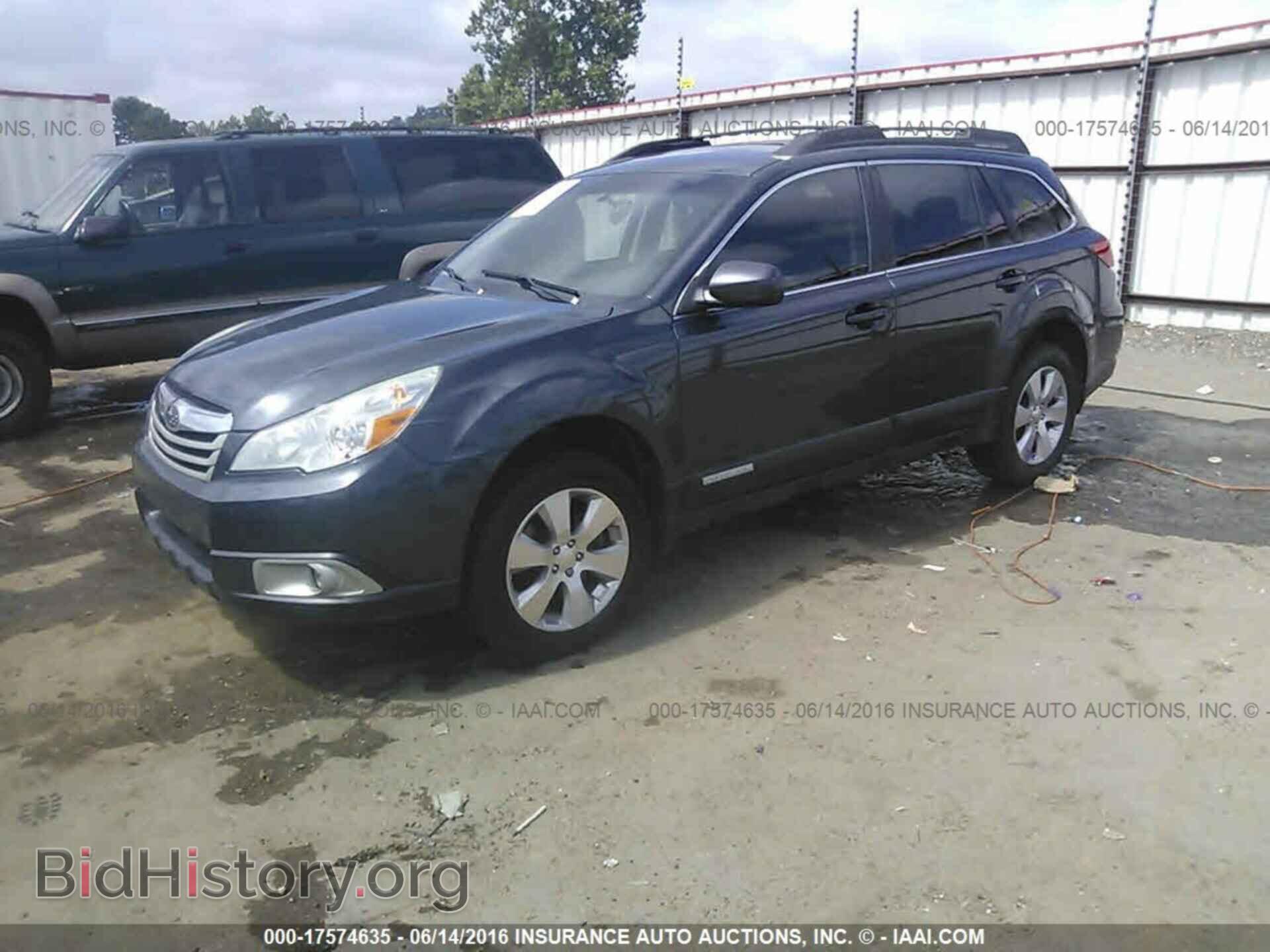 2011 Subaru Outback - VIN: 4S4BREHC8B2394585 - Фото 2
