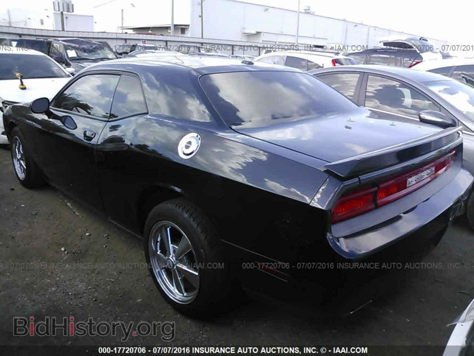 2013 Dodge Challenger - VIN: 2C3CDYAG3DH582032 - Photo 3