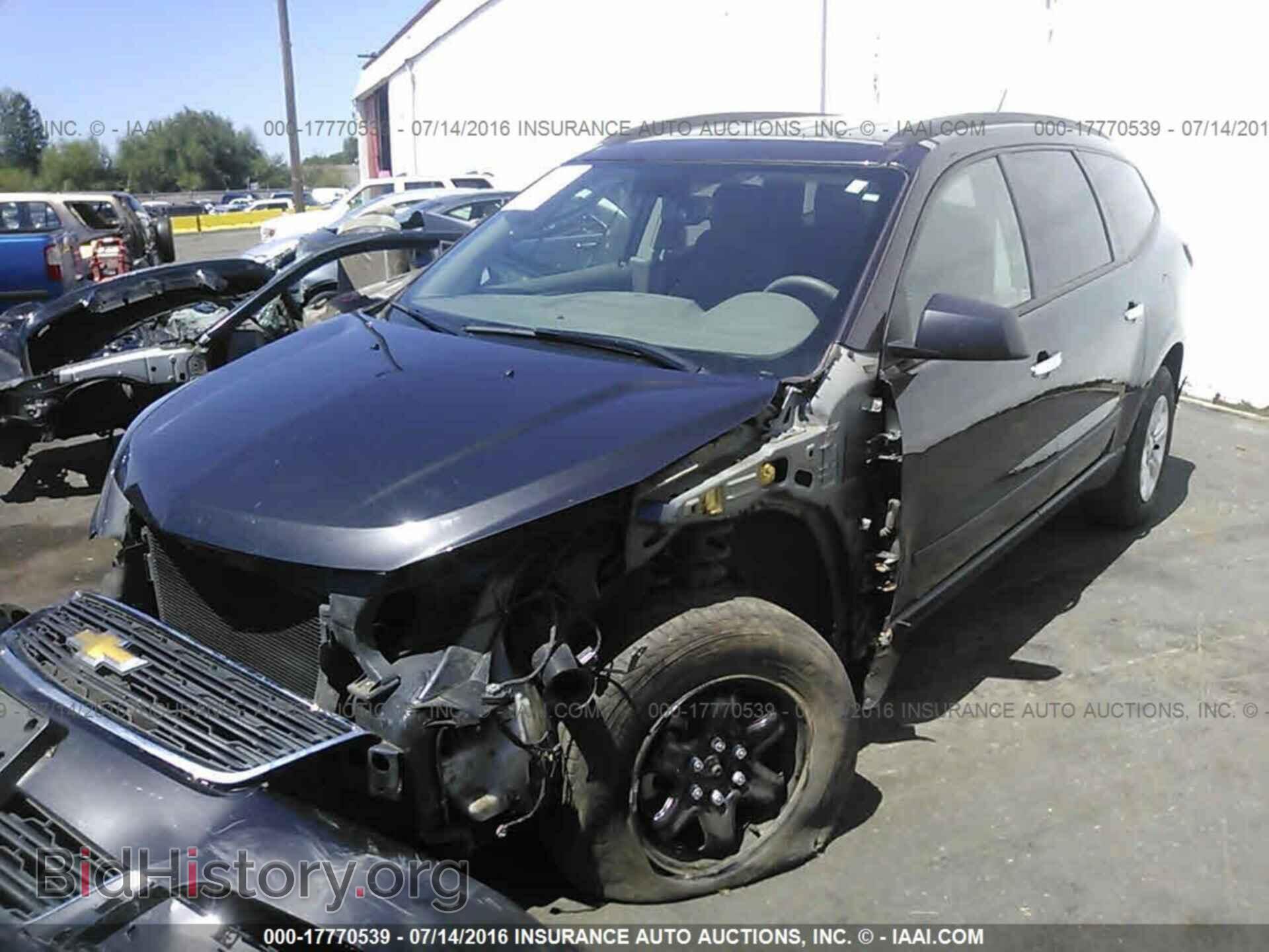 2013 Chevrolet Traverse - VIN: 1GNKVFKD5DJ117710 - Фото 2