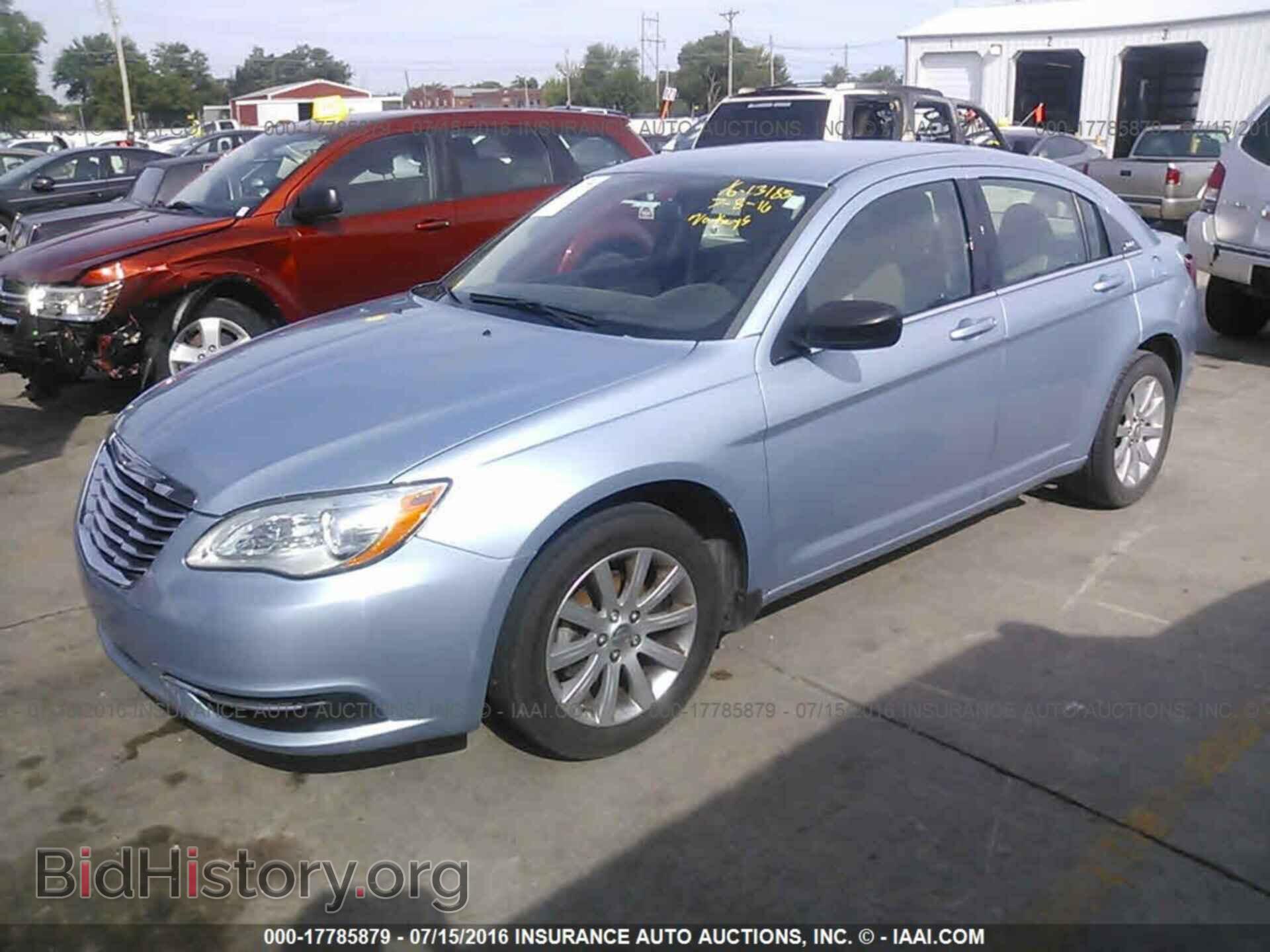 2013 Chrysler 200 - VIN: 1C3CCBBB6DN600405 - Photo 2