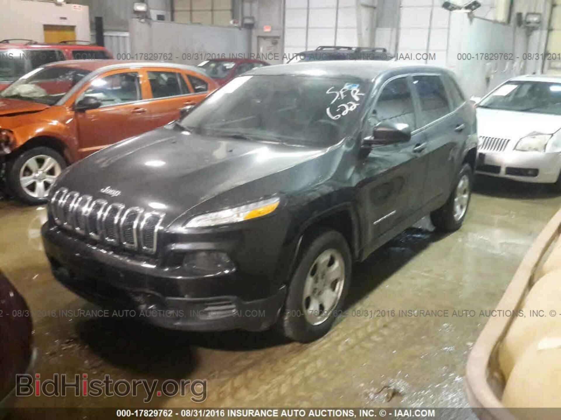 2014 Jeep Cherokee - VIN: 1C4PJMAB5EW210956 - Фото 2