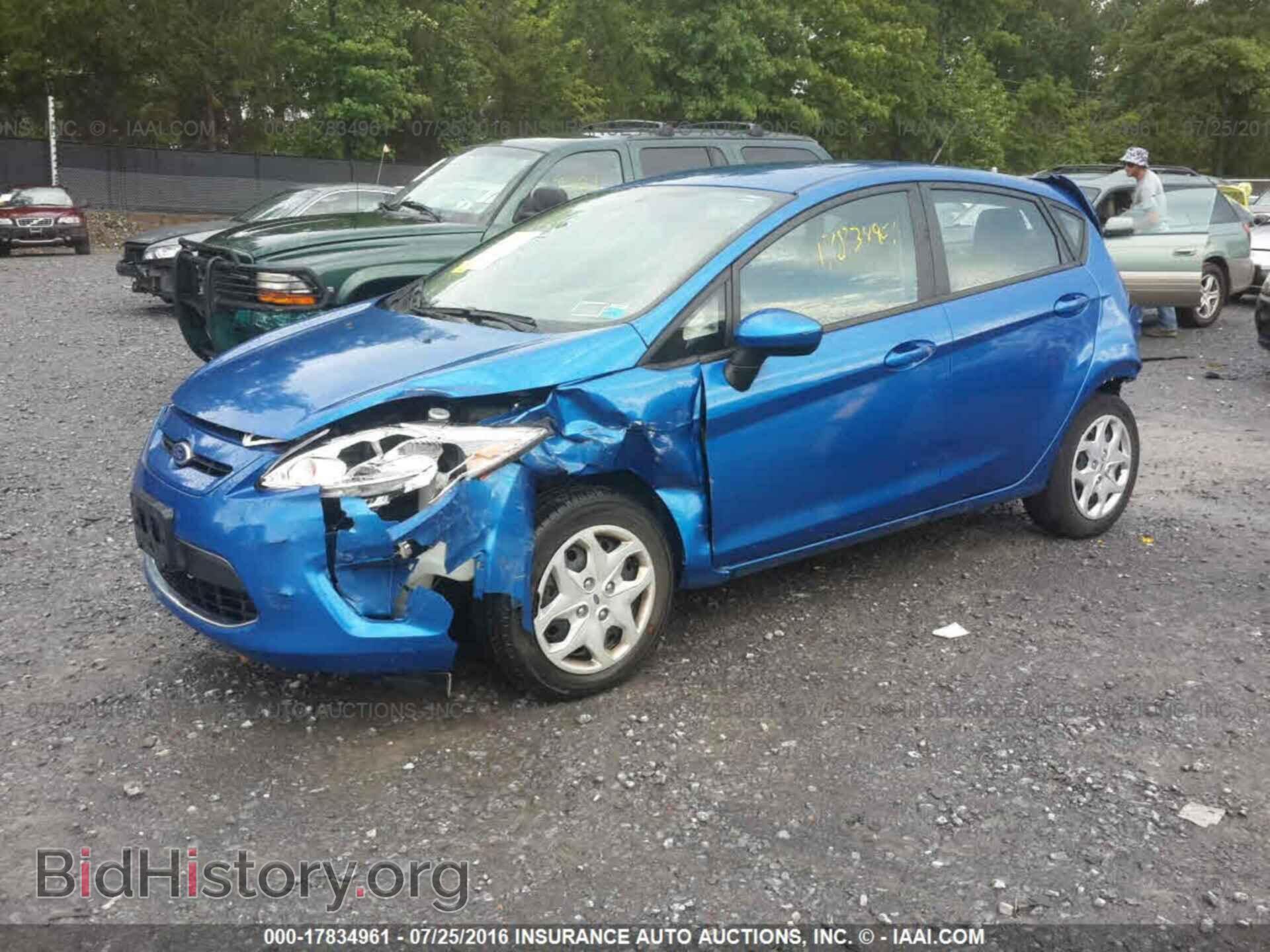 2011 Ford Fiesta - VIN: 3FADP4EJ2BM115341 - Фото 2