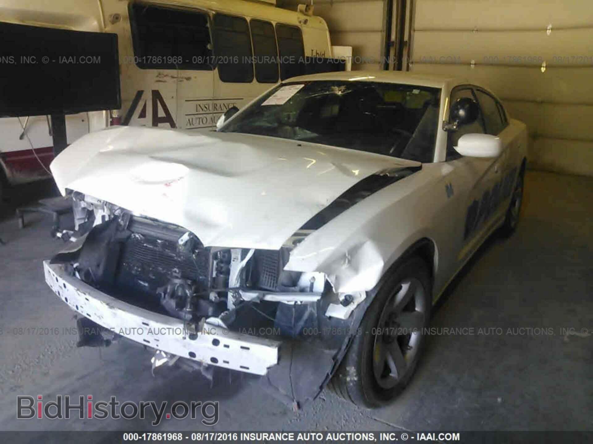 2012 Dodge Charger - VIN: 2C3CDXAT6CH305204 - Фото 2