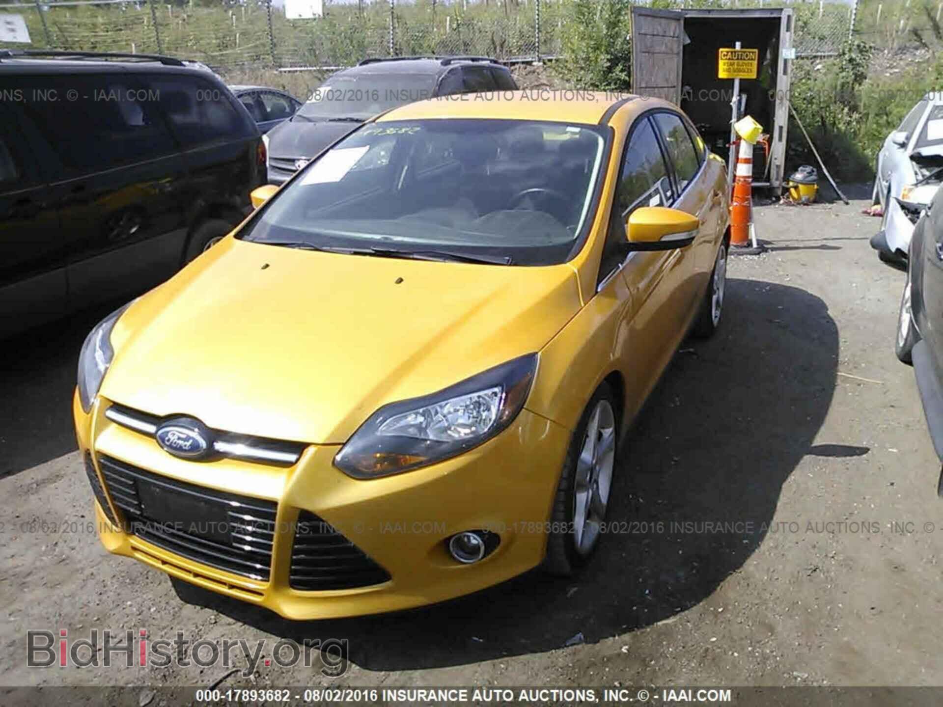 2012 Ford Focus - VIN: 1FAHP3J29CL301892 - Photo 2