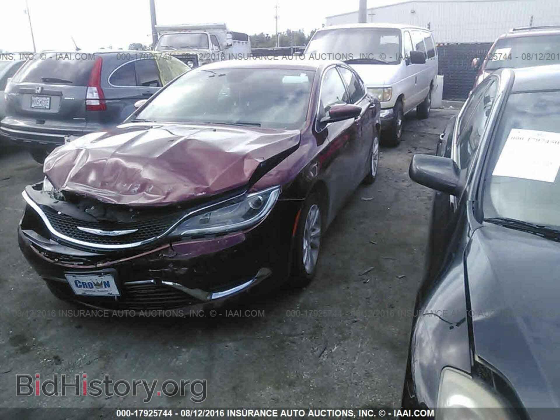 2015 Chrysler 200 - VIN: 1C3CCCAB5FN756476 - Photo 2