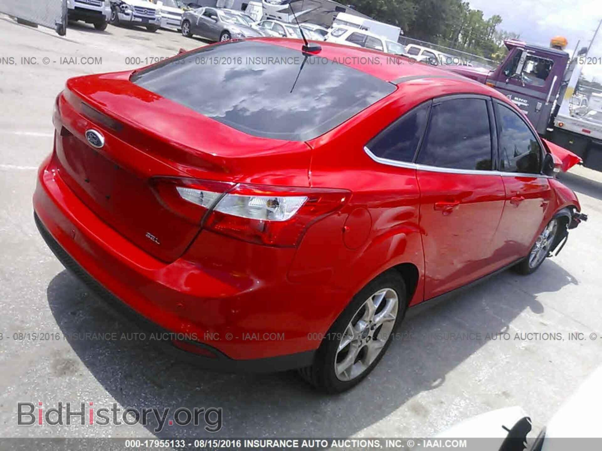 2012 Ford Focus - VIN: 1FAHP3H21CL109517 - Photo 4