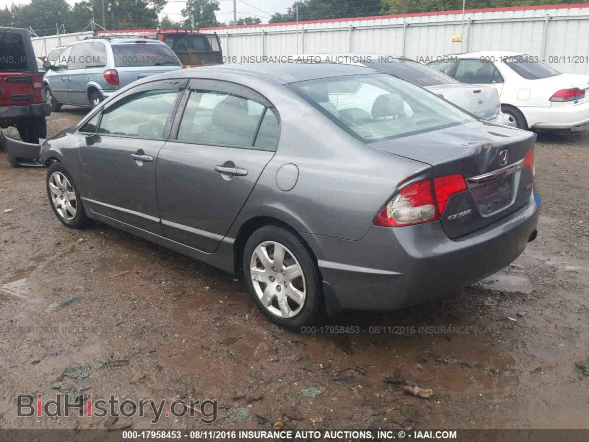 2011 Honda Civic - VIN: 19XFA1F58BE045987 - Фото 3