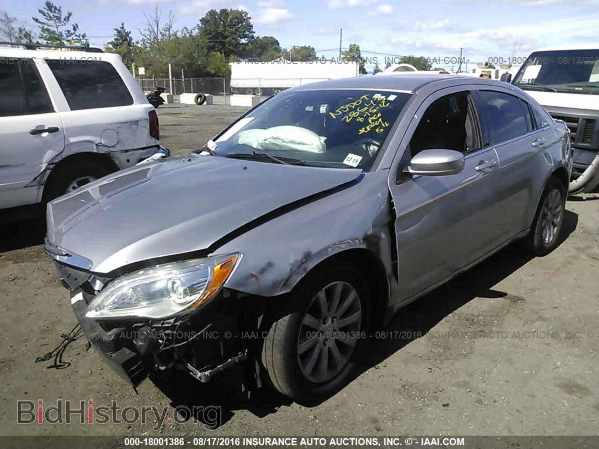 2014 Chrysler 200 - VIN: 1C3CCBBB9EN191043 - Фото 2