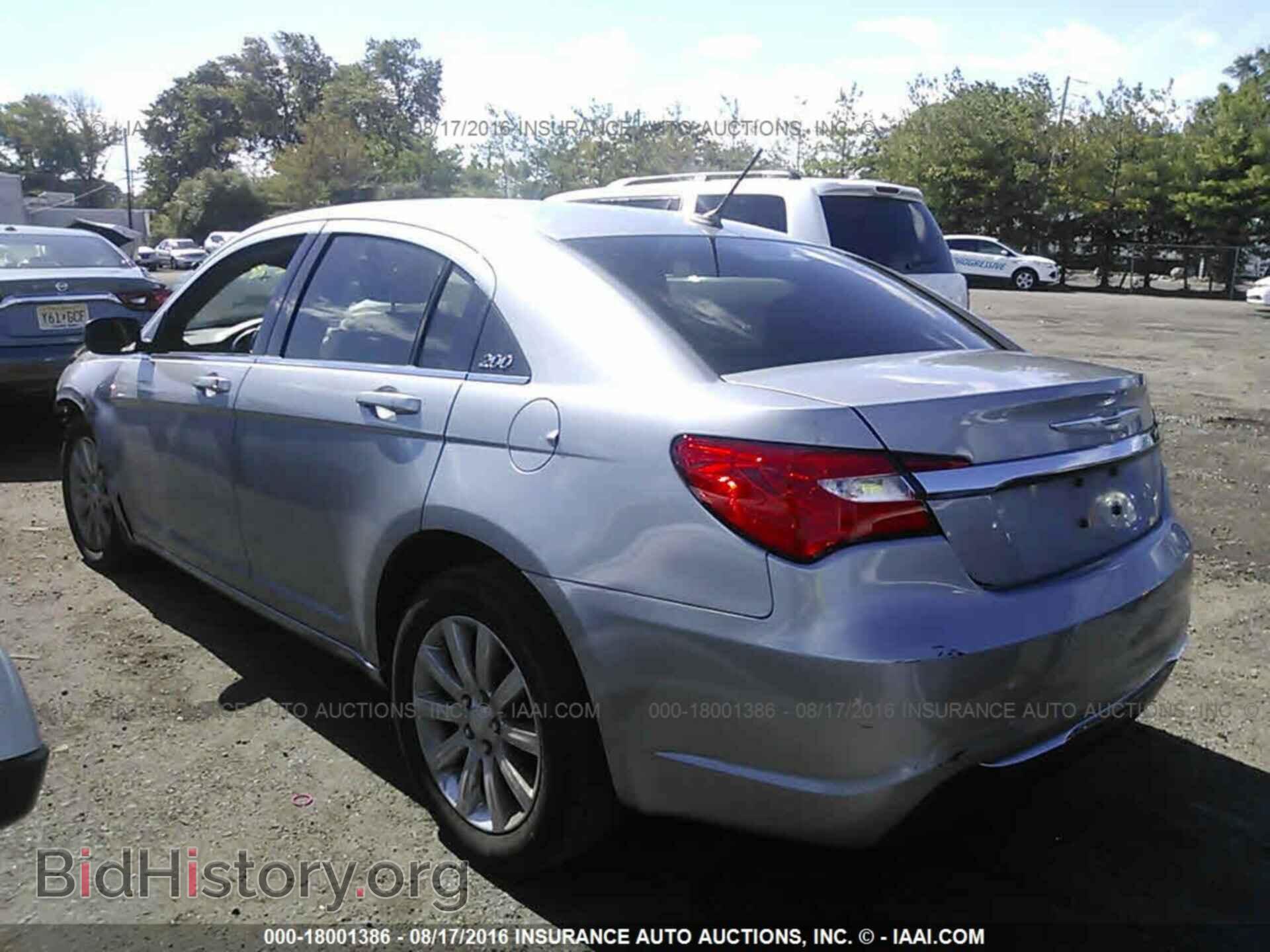 2014 Chrysler 200 - VIN: 1C3CCBBB9EN191043 - Фото 3