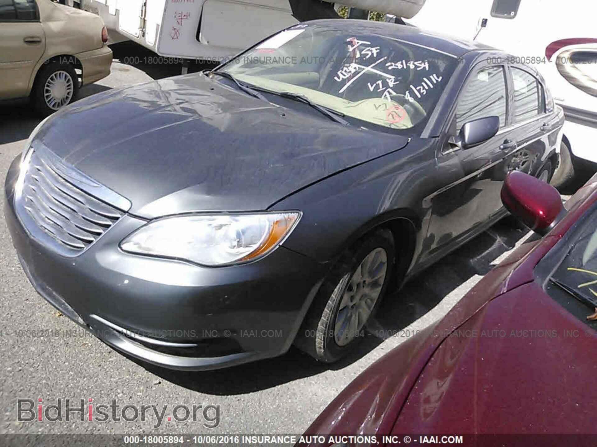 2012 Chrysler 200 - VIN: 1C3CCBAB5CN281854 - Фото 2