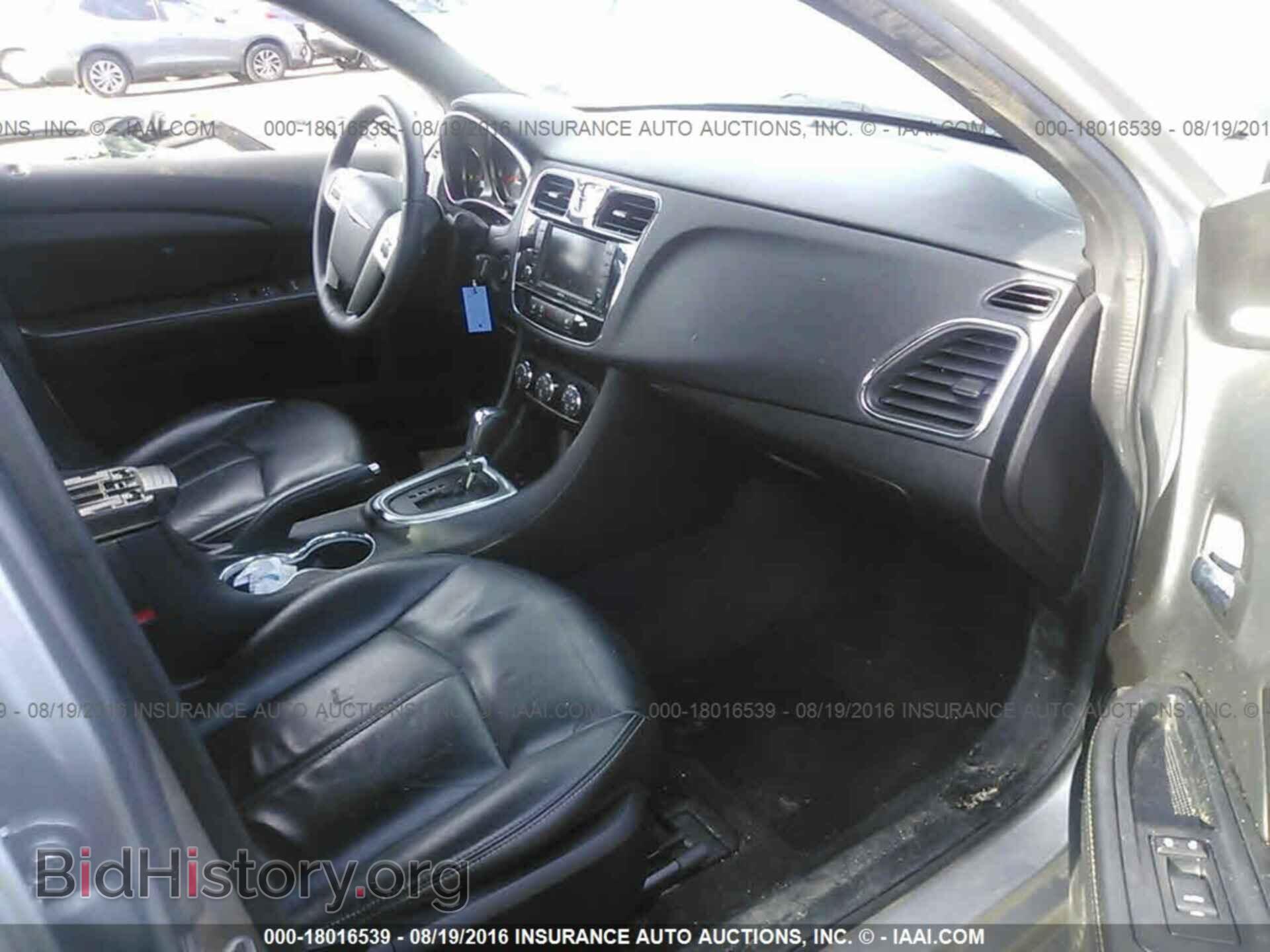 2014 Chrysler 200 - VIN: 1C3CCBCG5EN180051 - Photo 5