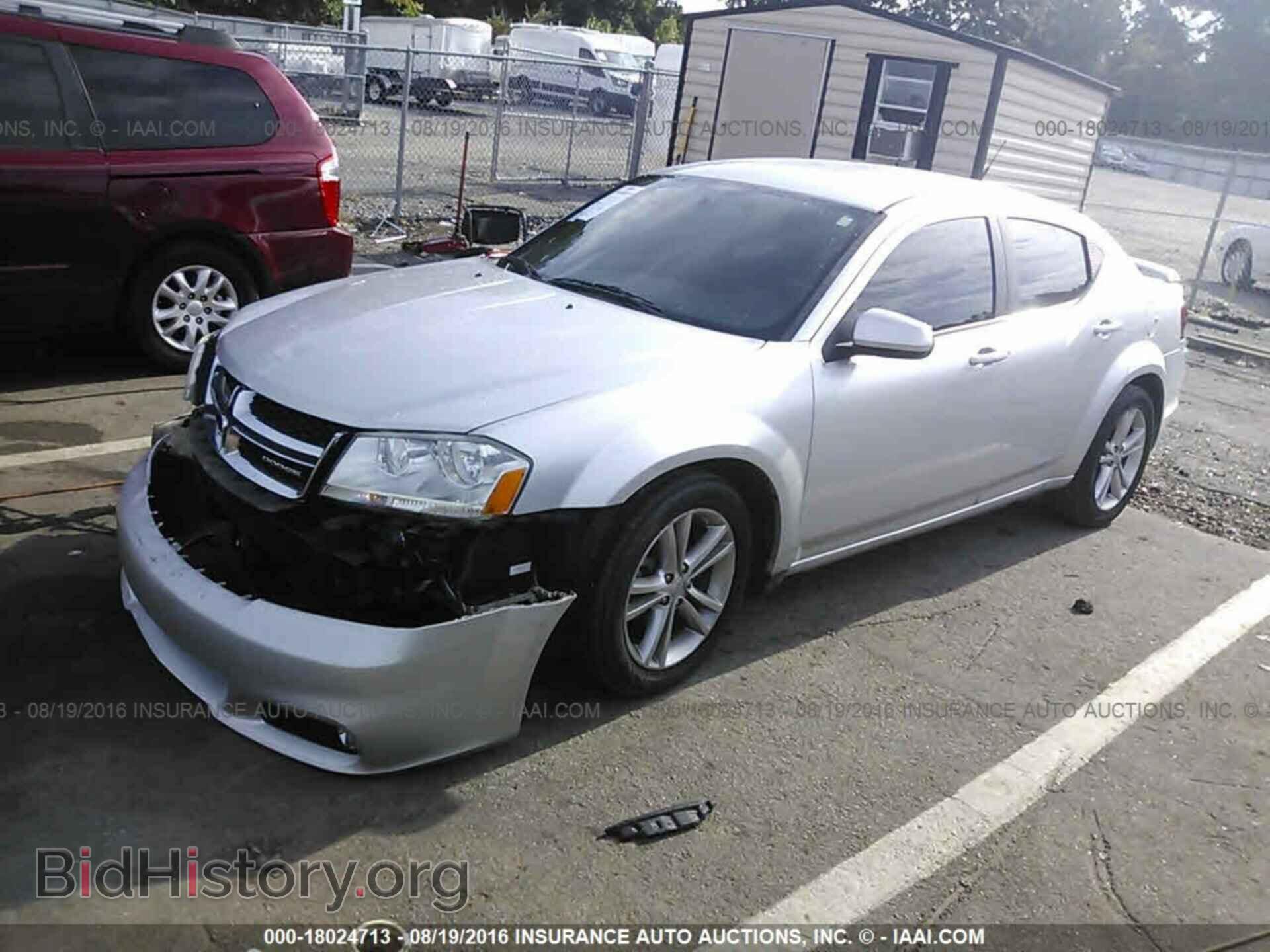 2011 Dodge Avenger - VIN: 1B3BD1FG9BN536637 - Фото 2