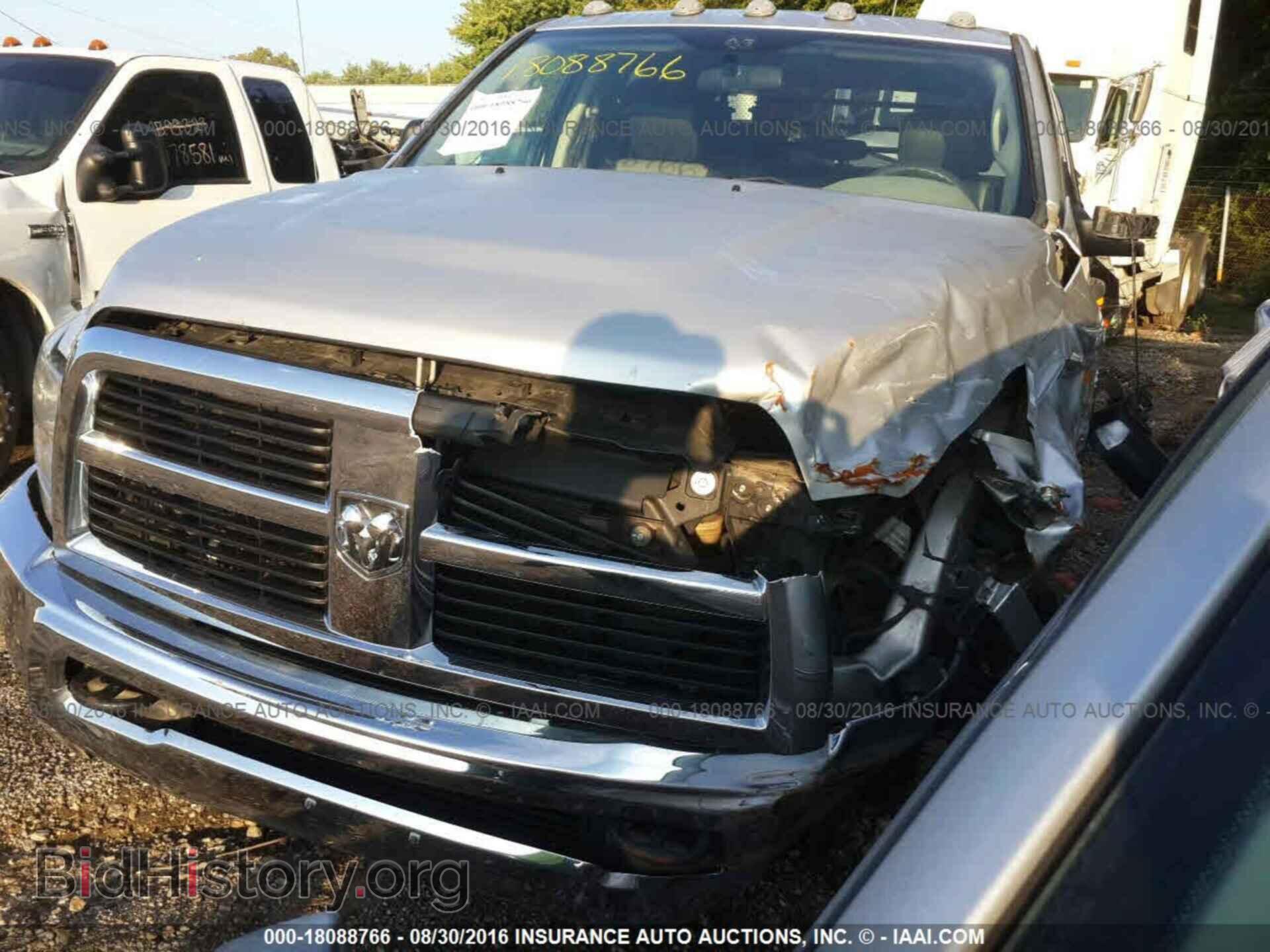 2012 Dodge Ram 3500 - VIN: 3C63DRGL5CG288966 - Фото 2