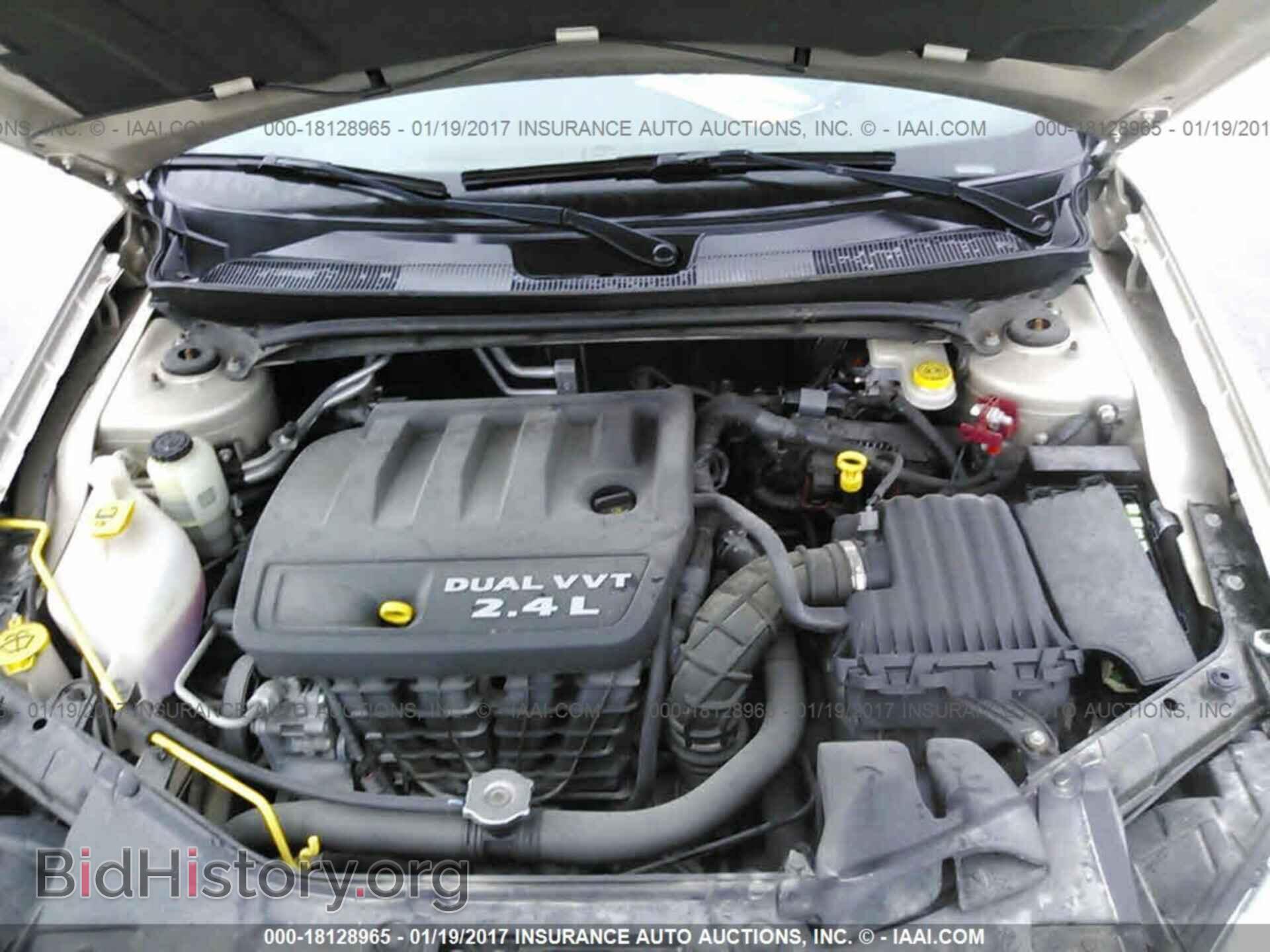 2014 Chrysler 200 - VIN: 1C3CCBAB2EN211960 - Фото 10