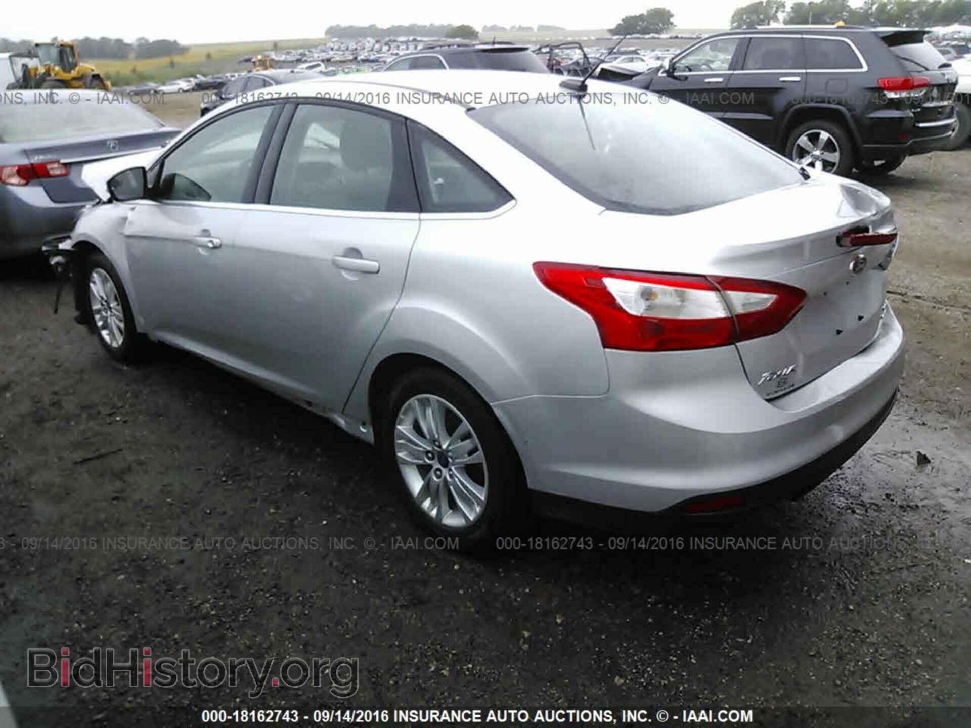 2012 Ford Focus - VIN: 1FAHP3H21CL436614 - Photo 3