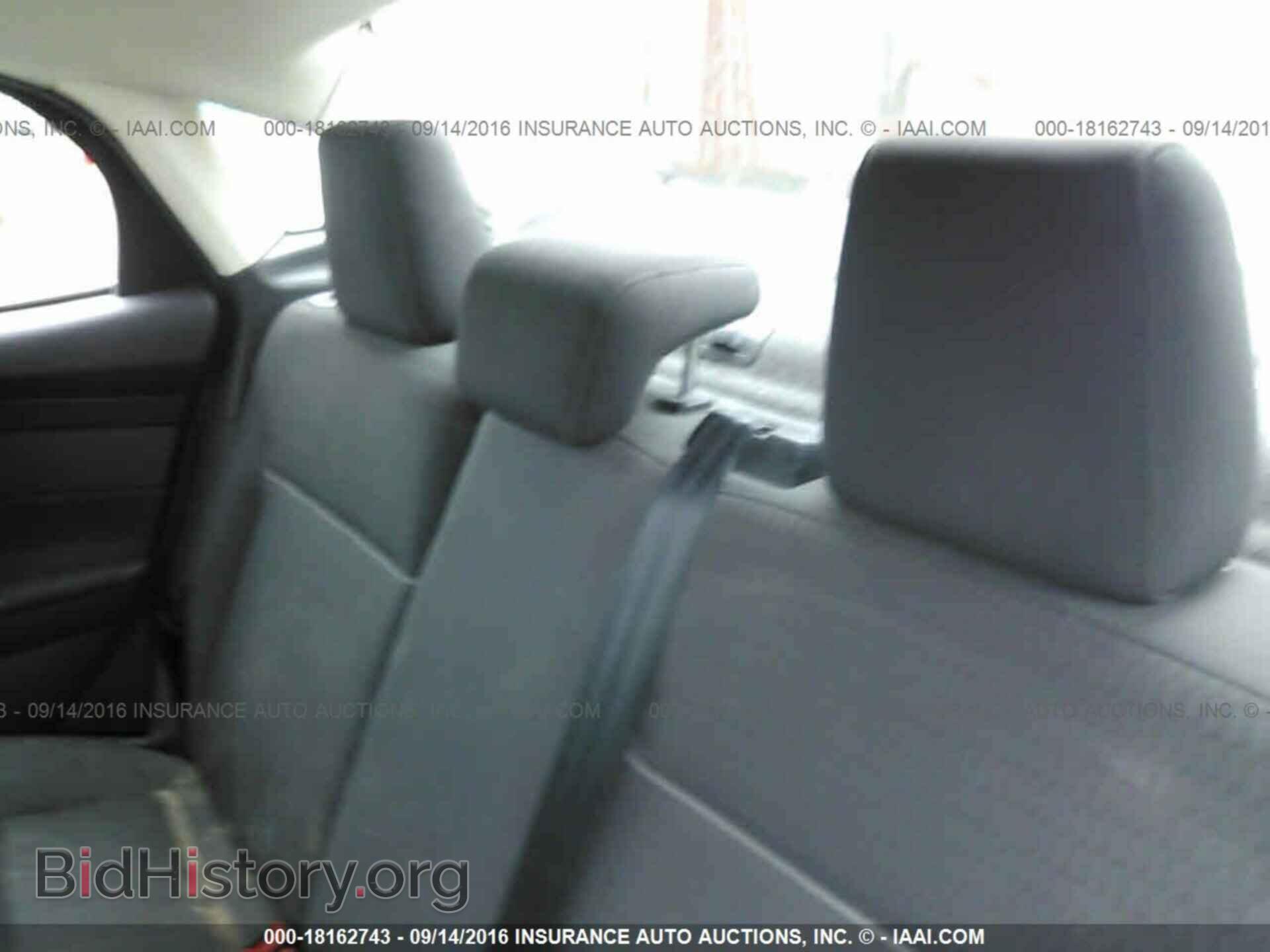 2012 Ford Focus - VIN: 1FAHP3H21CL436614 - Photo 8