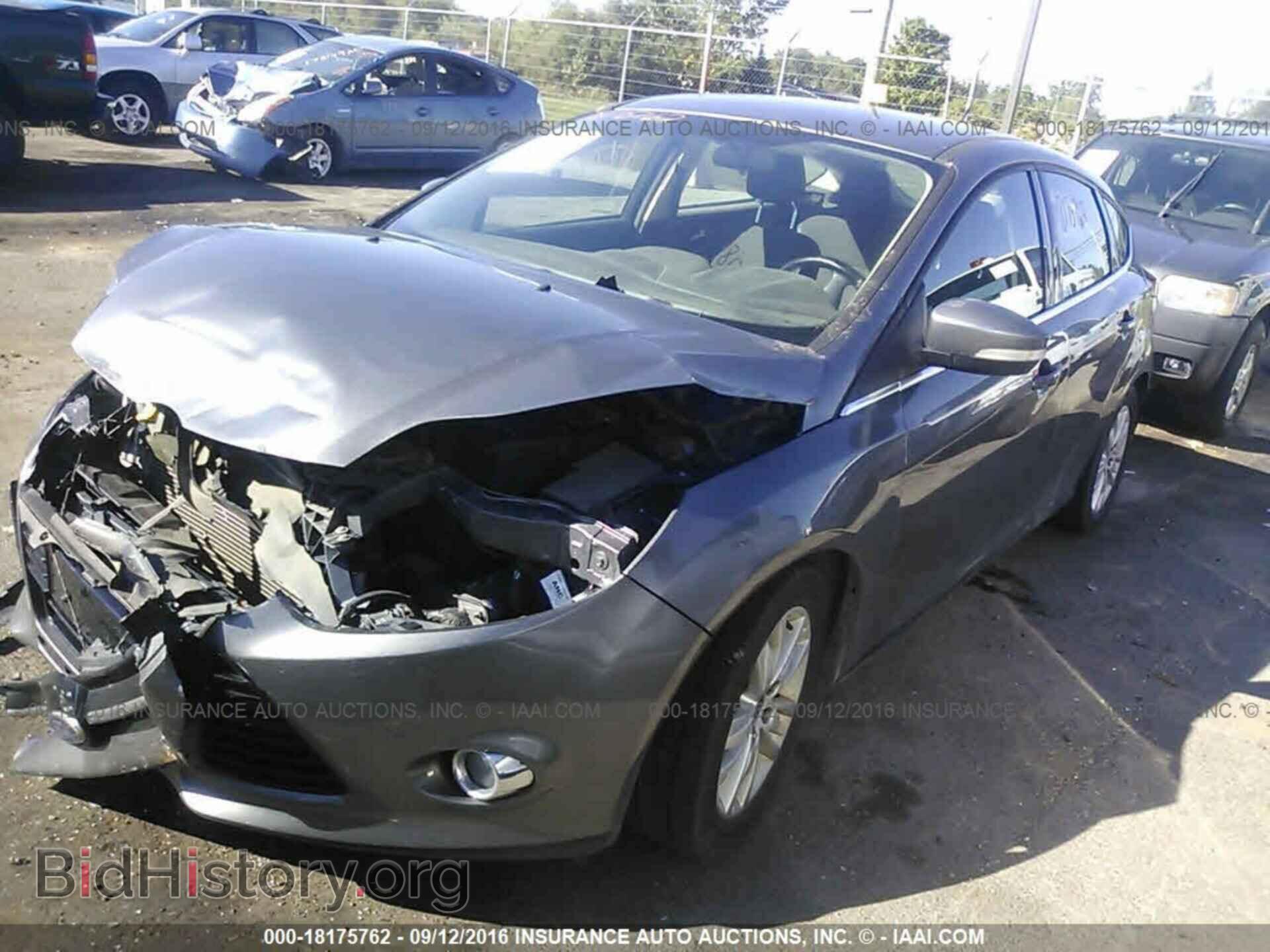 2012 Ford Focus - VIN: 1FAHP3M21CL128462 - Photo 2