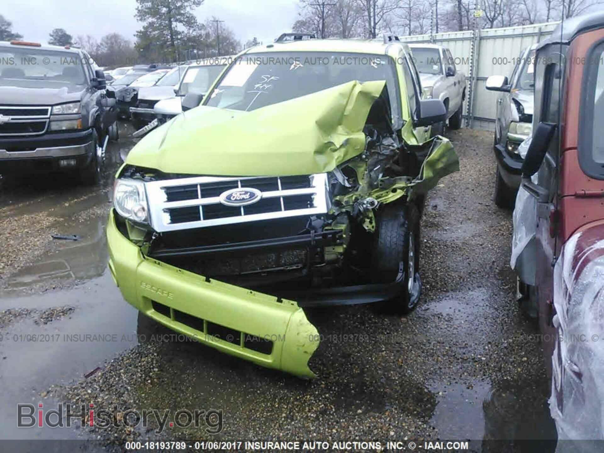 2012 Ford Escape - VIN: 1FMCU0D73CKB57146 - Photo 2