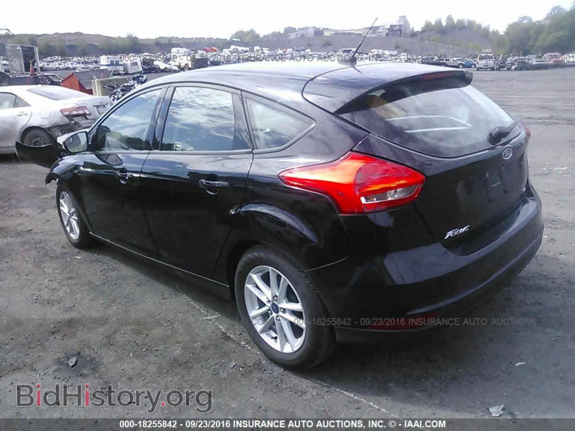 2016 Ford Focus - VIN: 1FADP3K25GL248675 - Photo 3