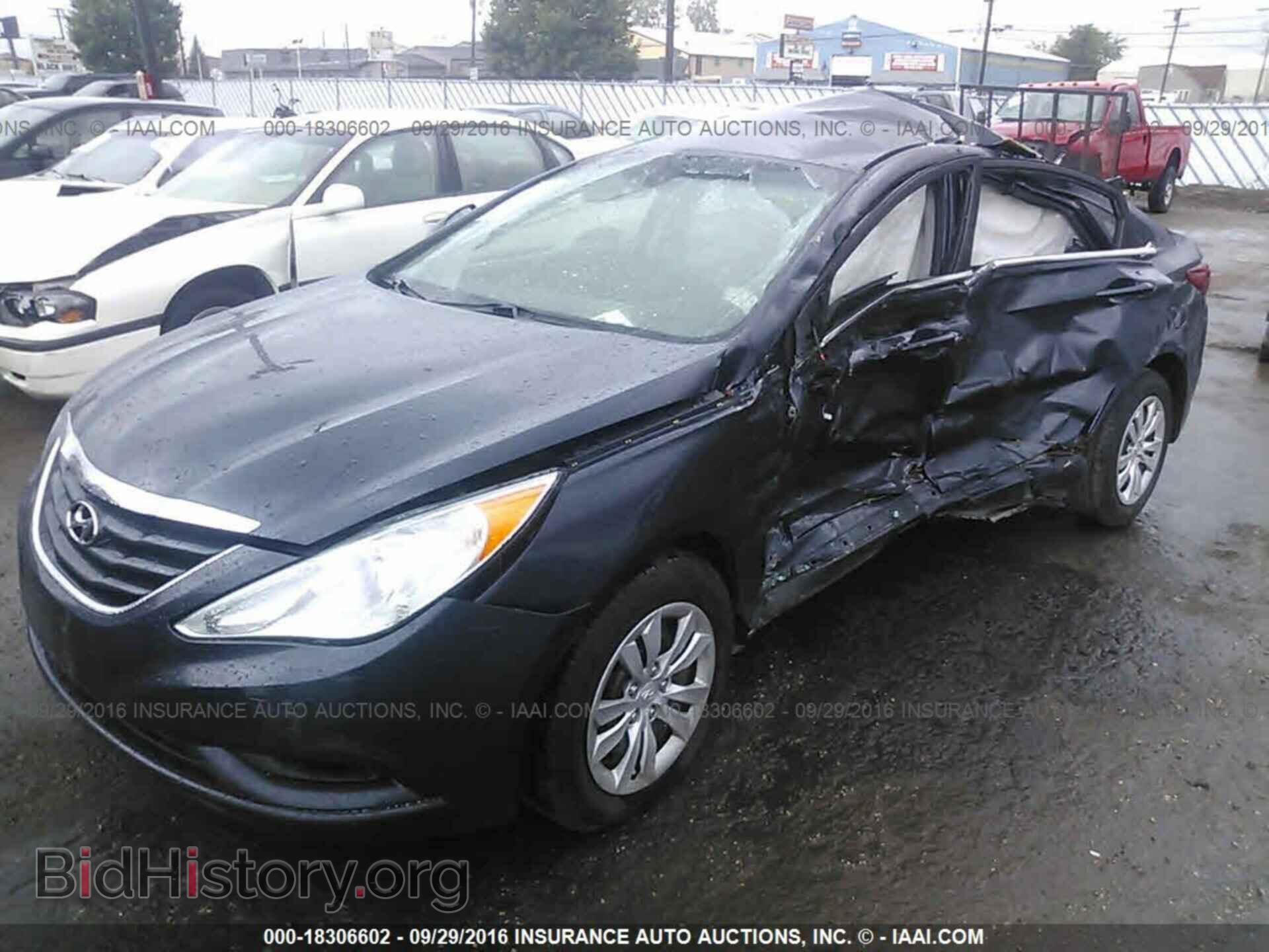 2012 Hyundai Sonata - VIN: 5NPEB4ACXCH465148 - Photo 2