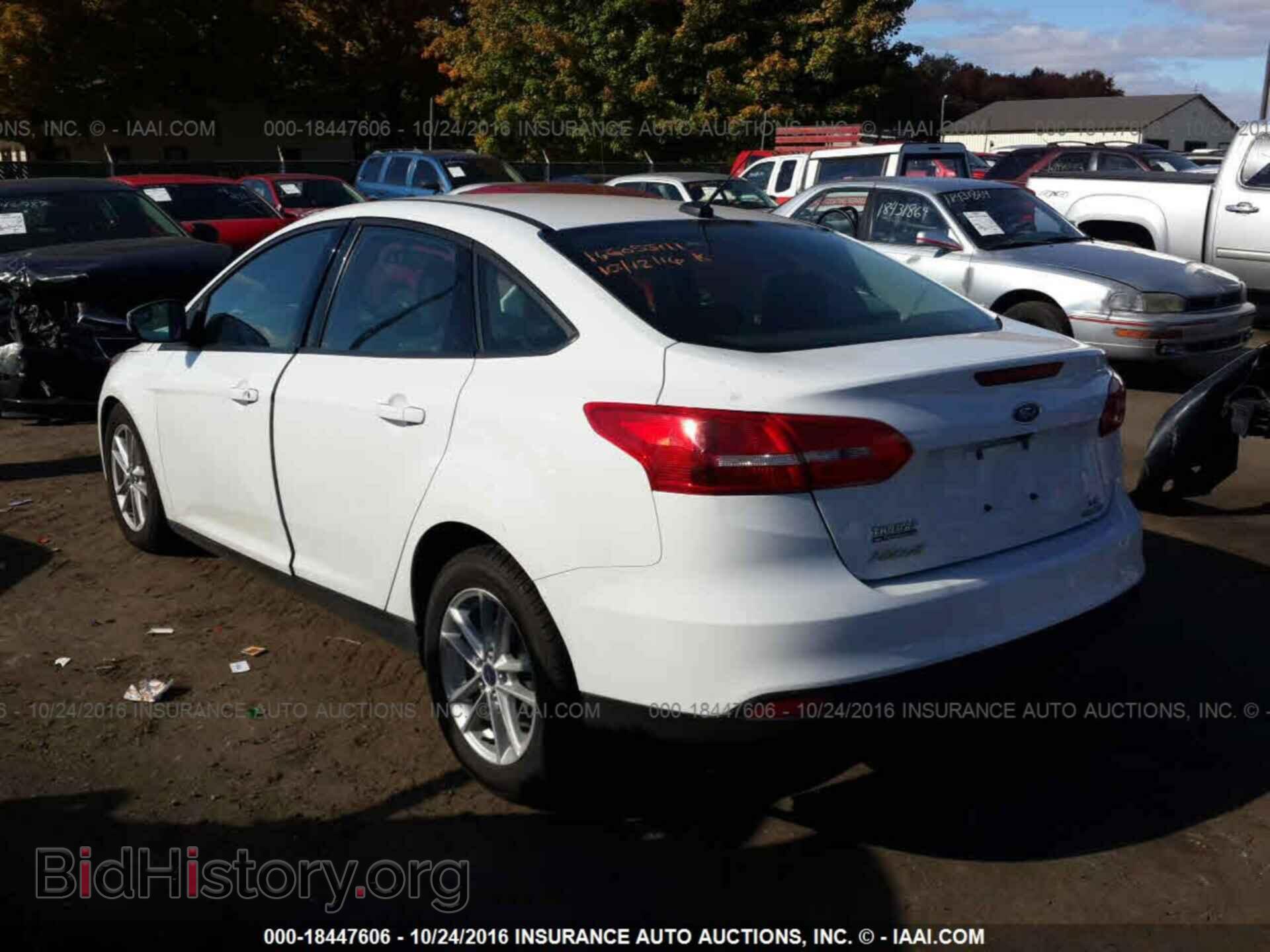 2015 Ford Focus - VIN: 1FADP3F25FL206838 - Photo 3