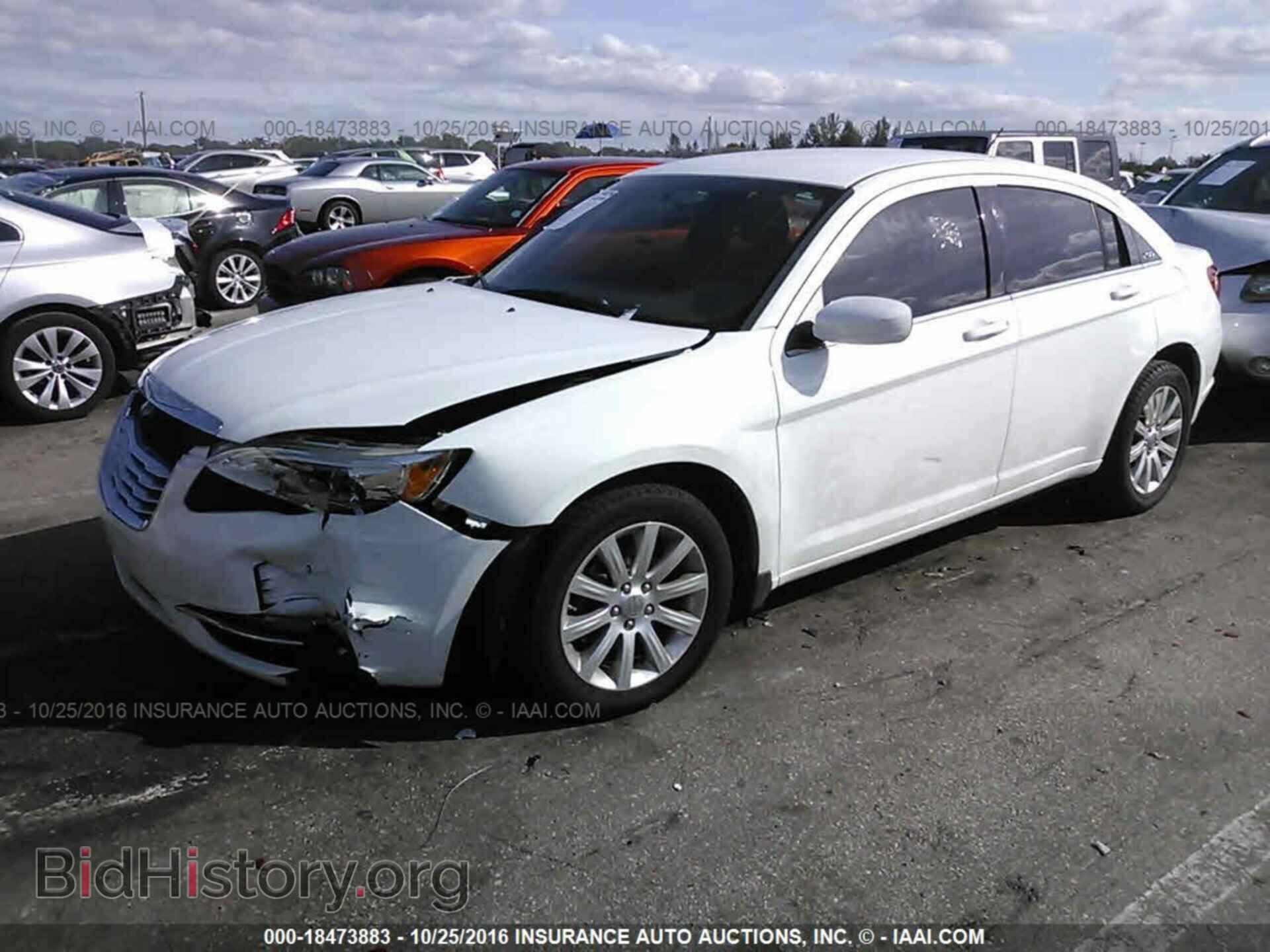 2013 Chrysler 200 - VIN: 1C3CCBBG8DN527517 - Фото 2