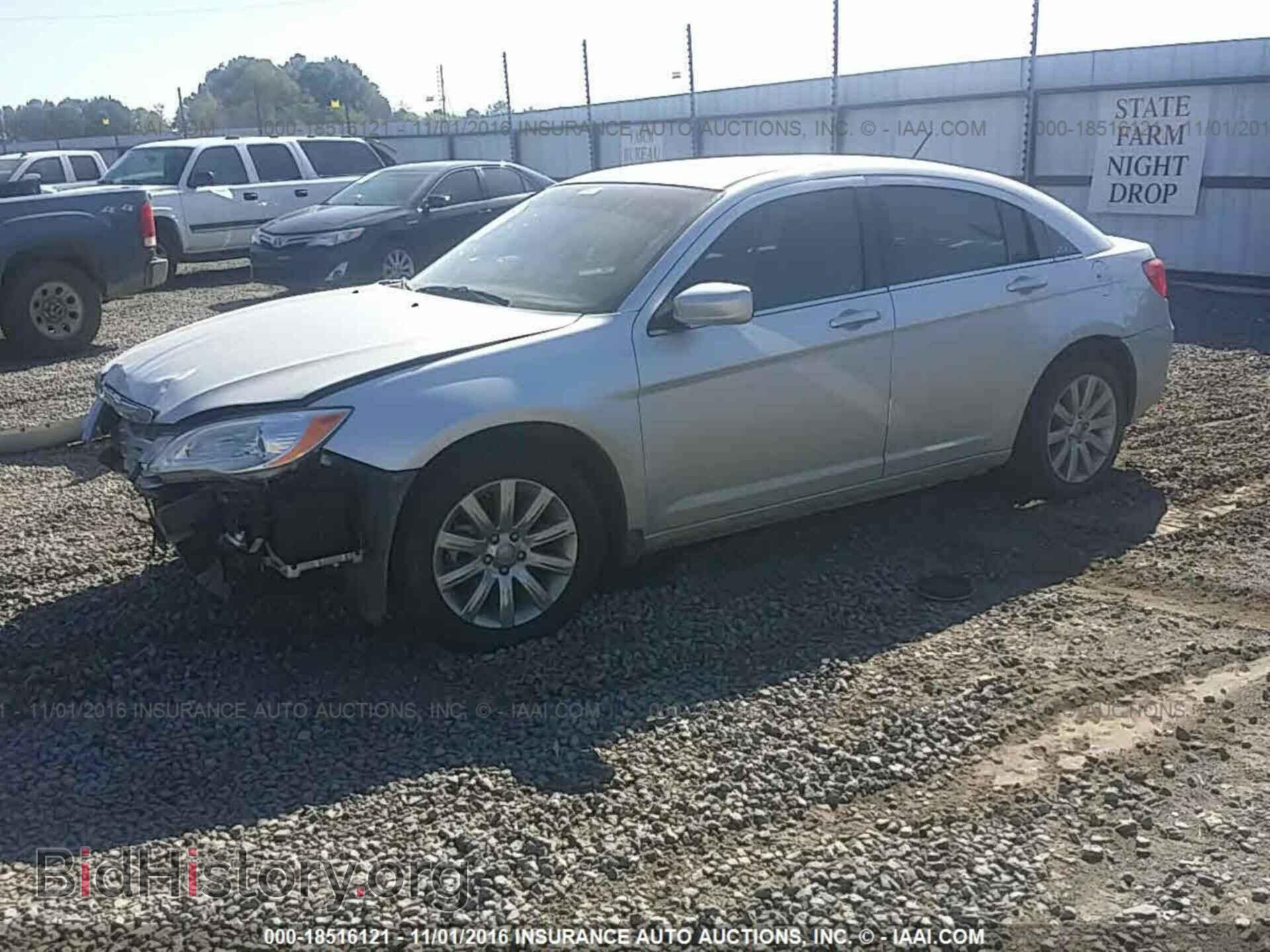 2012 Chrysler 200 - VIN: 1C3CCBBGXCN149988 - Фото 2