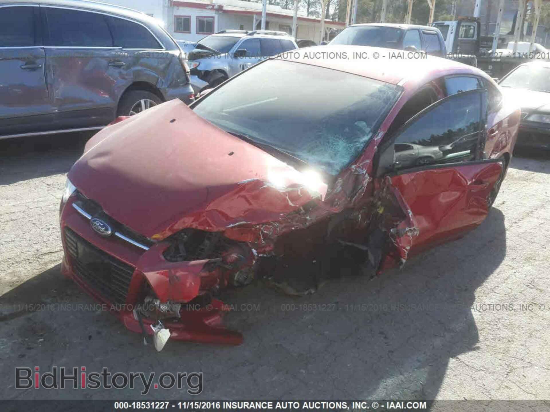 2012 Ford Focus - VIN: 1FAHP3F28CL403256 - Photo 2