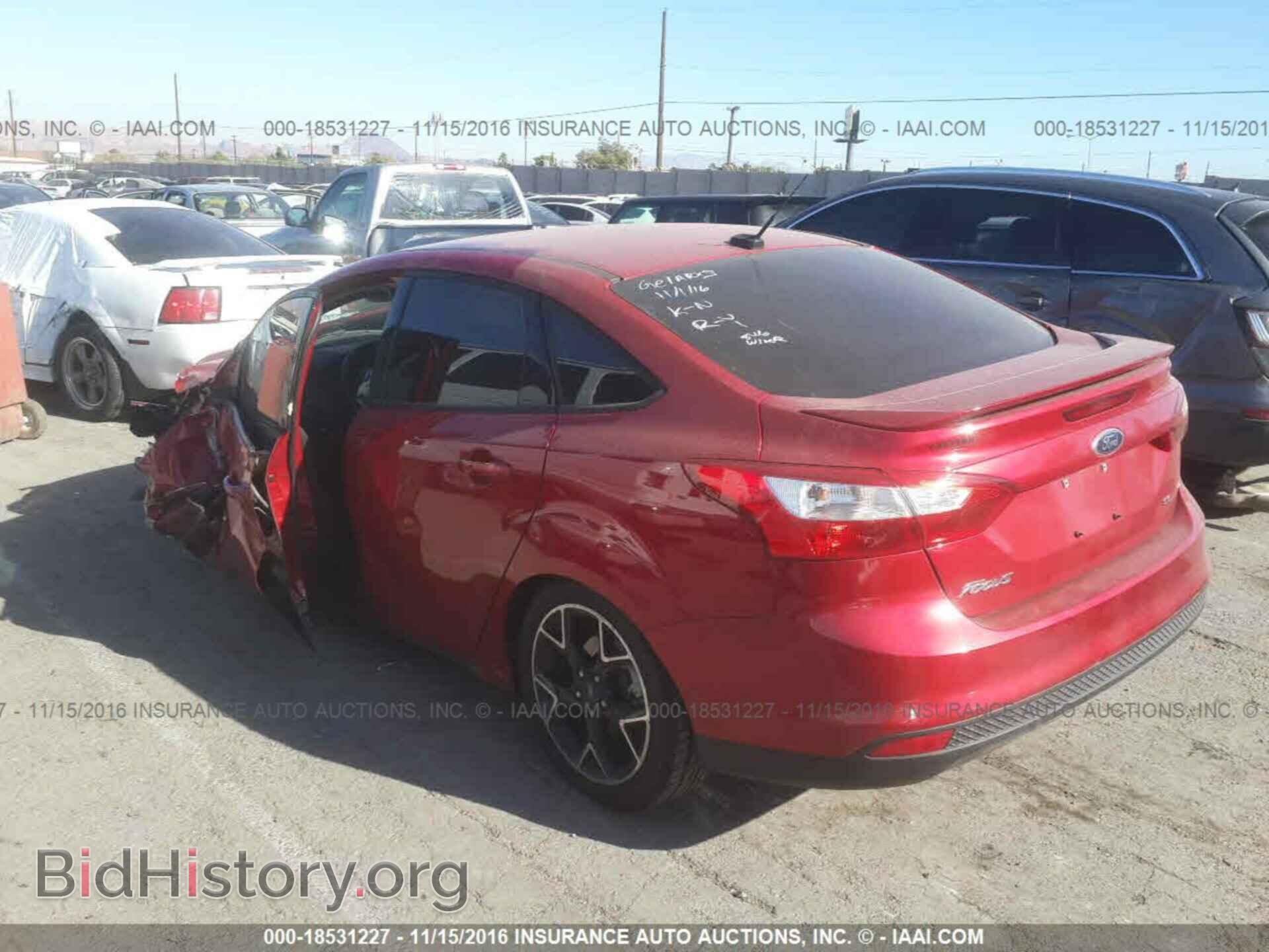 2012 Ford Focus - VIN: 1FAHP3F28CL403256 - Photo 3