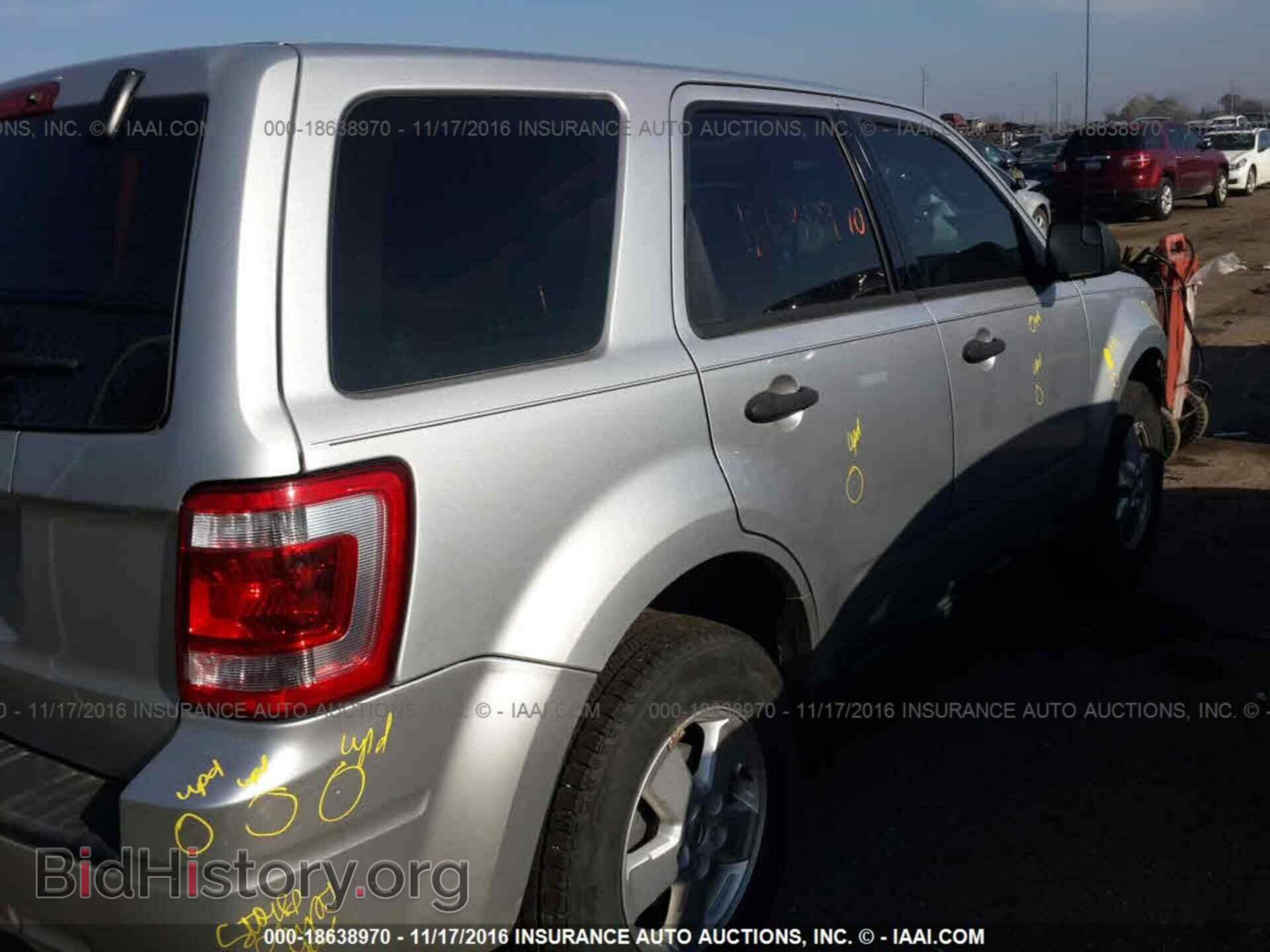 2012 Ford Escape - VIN: 1FMCU0C79CKC81052 - Photo 4