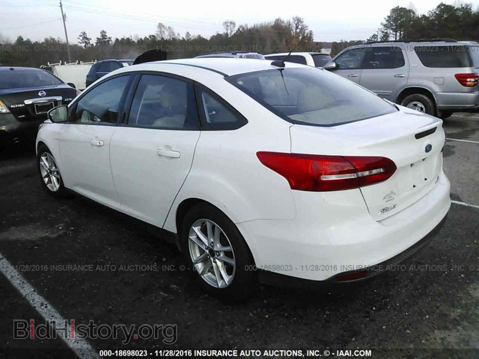 2016 Ford Focus - VIN: 1FADP3F20GL273915 - Photo 3