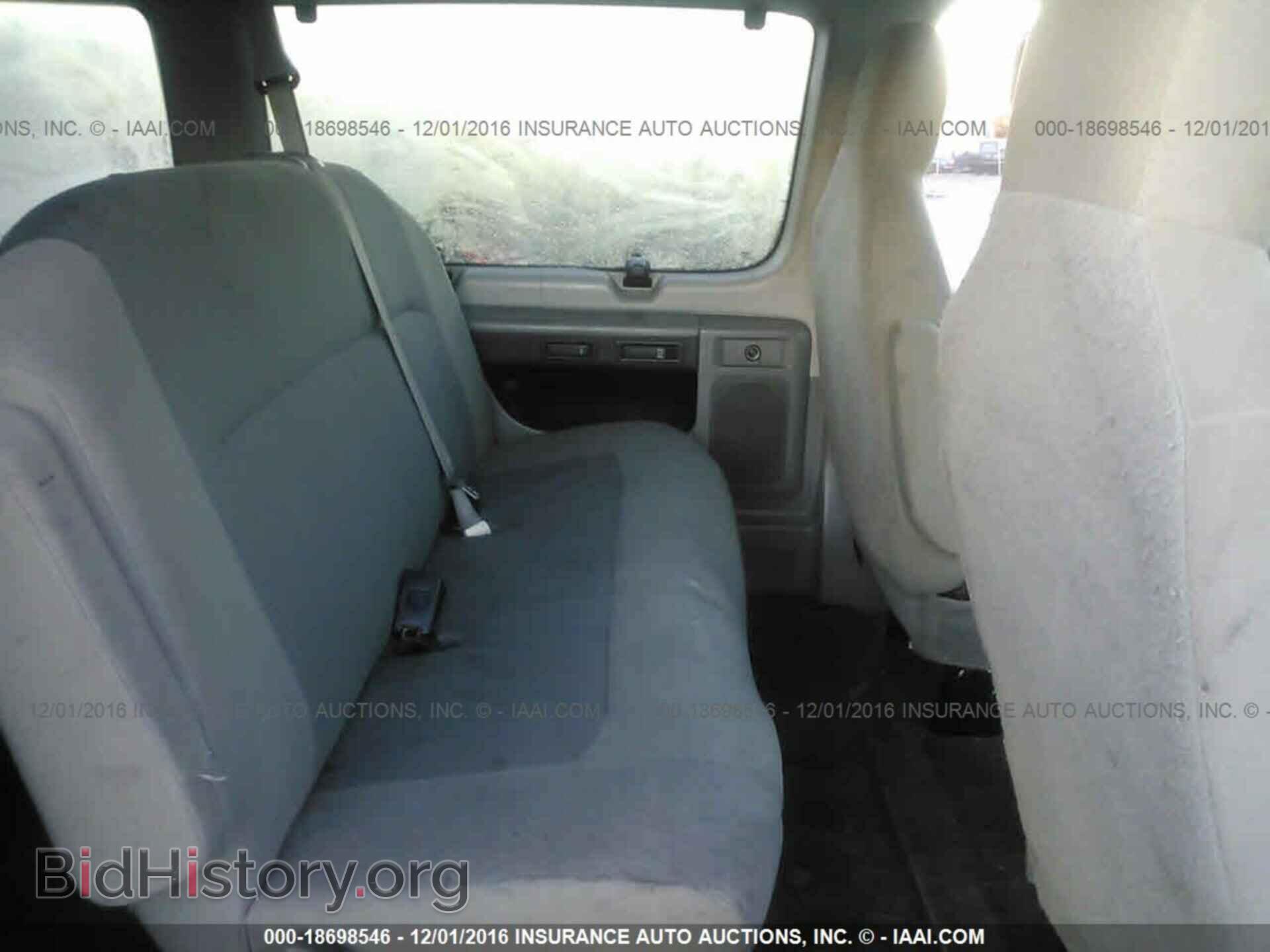2011 Ford Econoline - VIN: 1FBSS3BL0BDA33690 - Photo 8