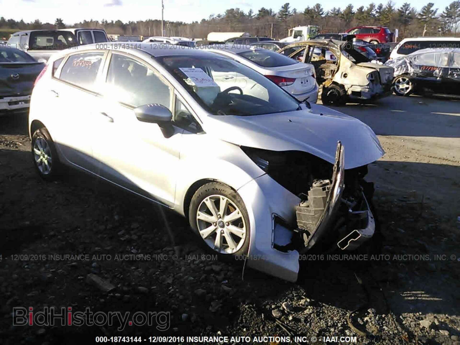 Фотография 3FADP4EJ3CM215174 - Ford Fiesta 2012