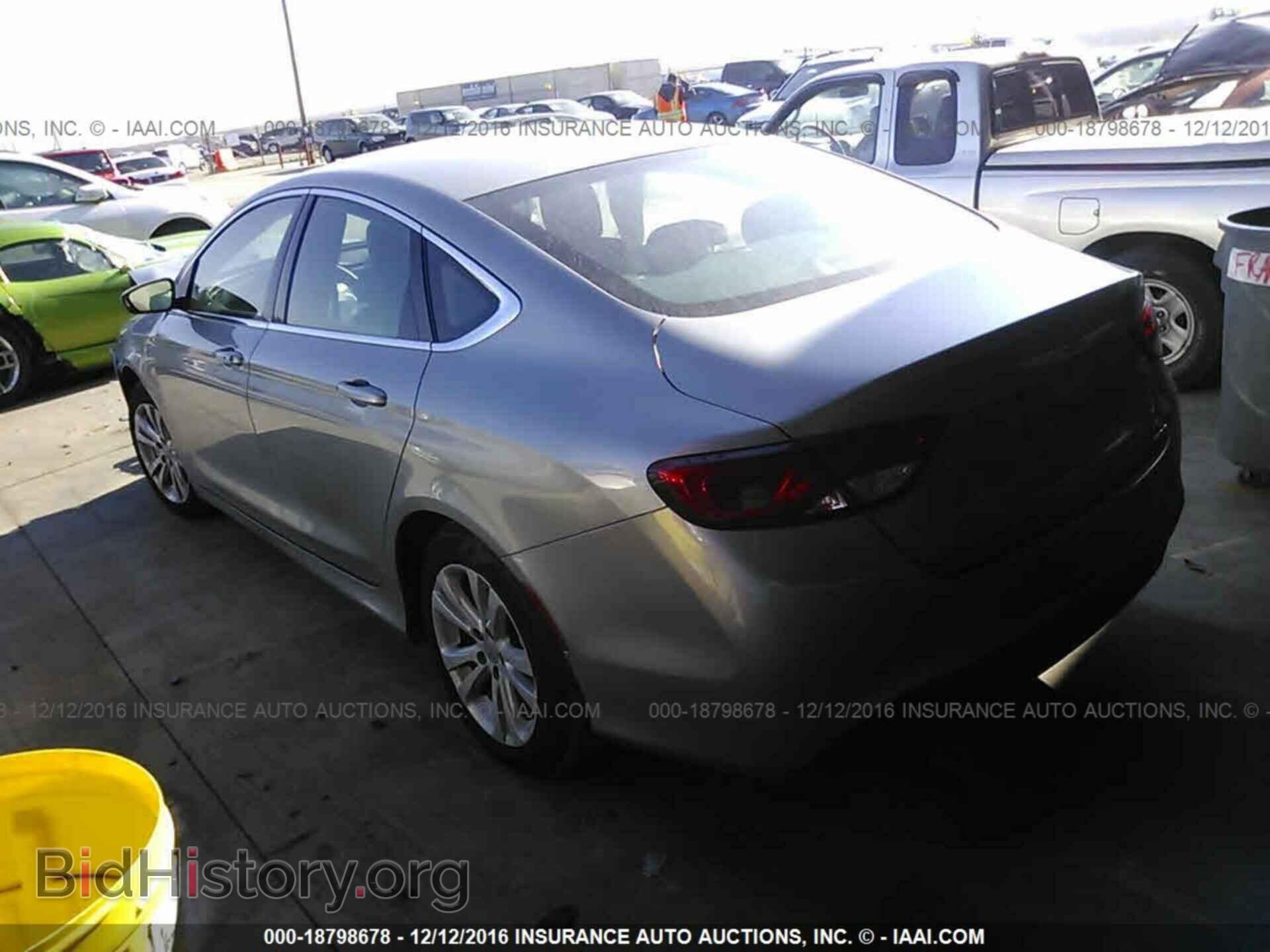 2017 Chrysler 200 - VIN: 1C3CCCFB8HN502871 - Фото 3