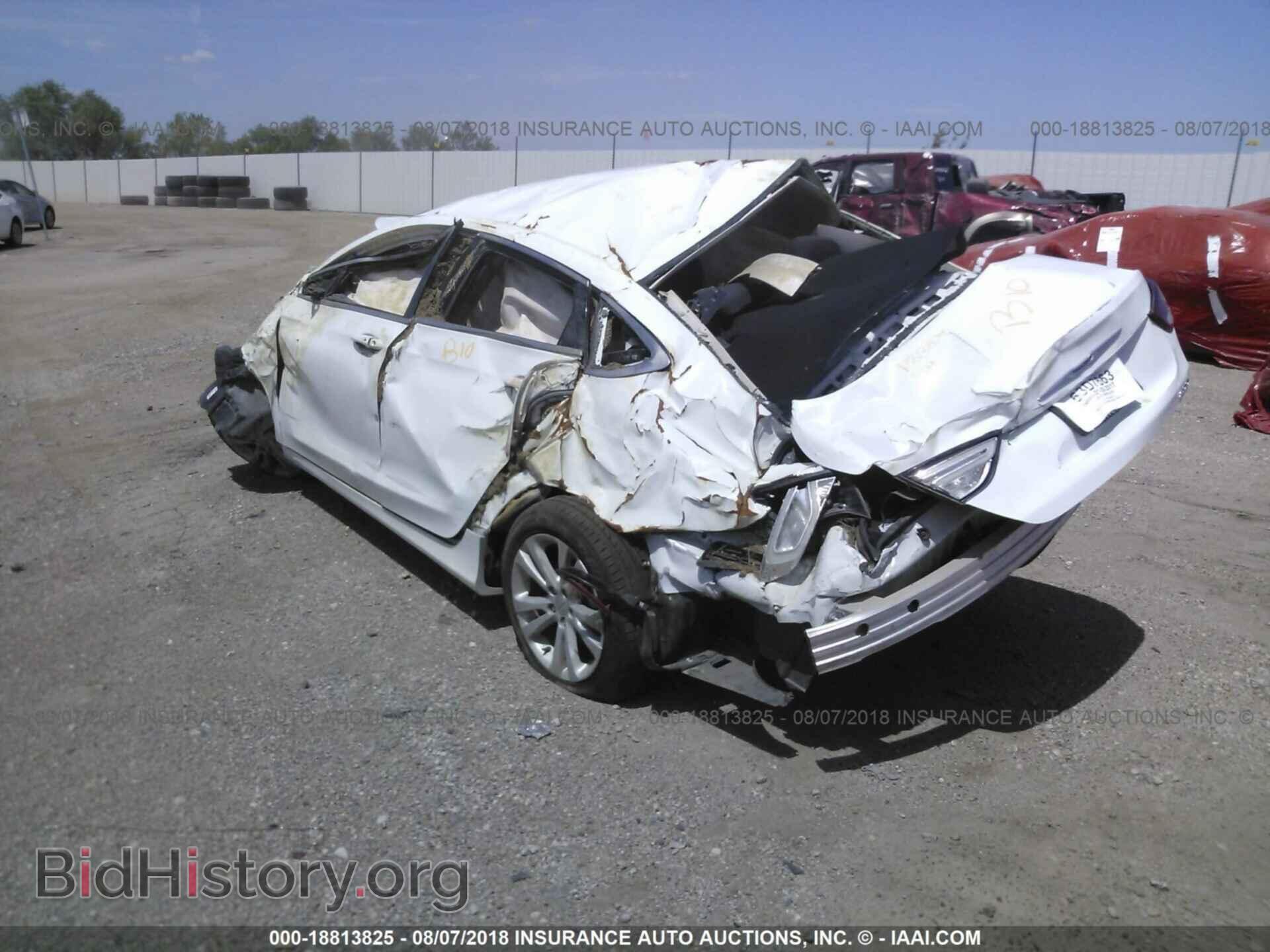2015 Chrysler 200 - VIN: 1C3CCCAB3FN691417 - Photo 3