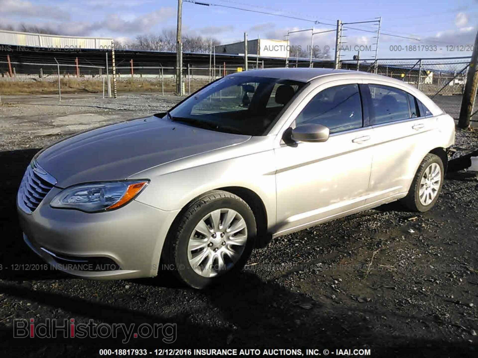2013 Chrysler 200 - VIN: 1C3CCBAB3DN691294 - Photo 2