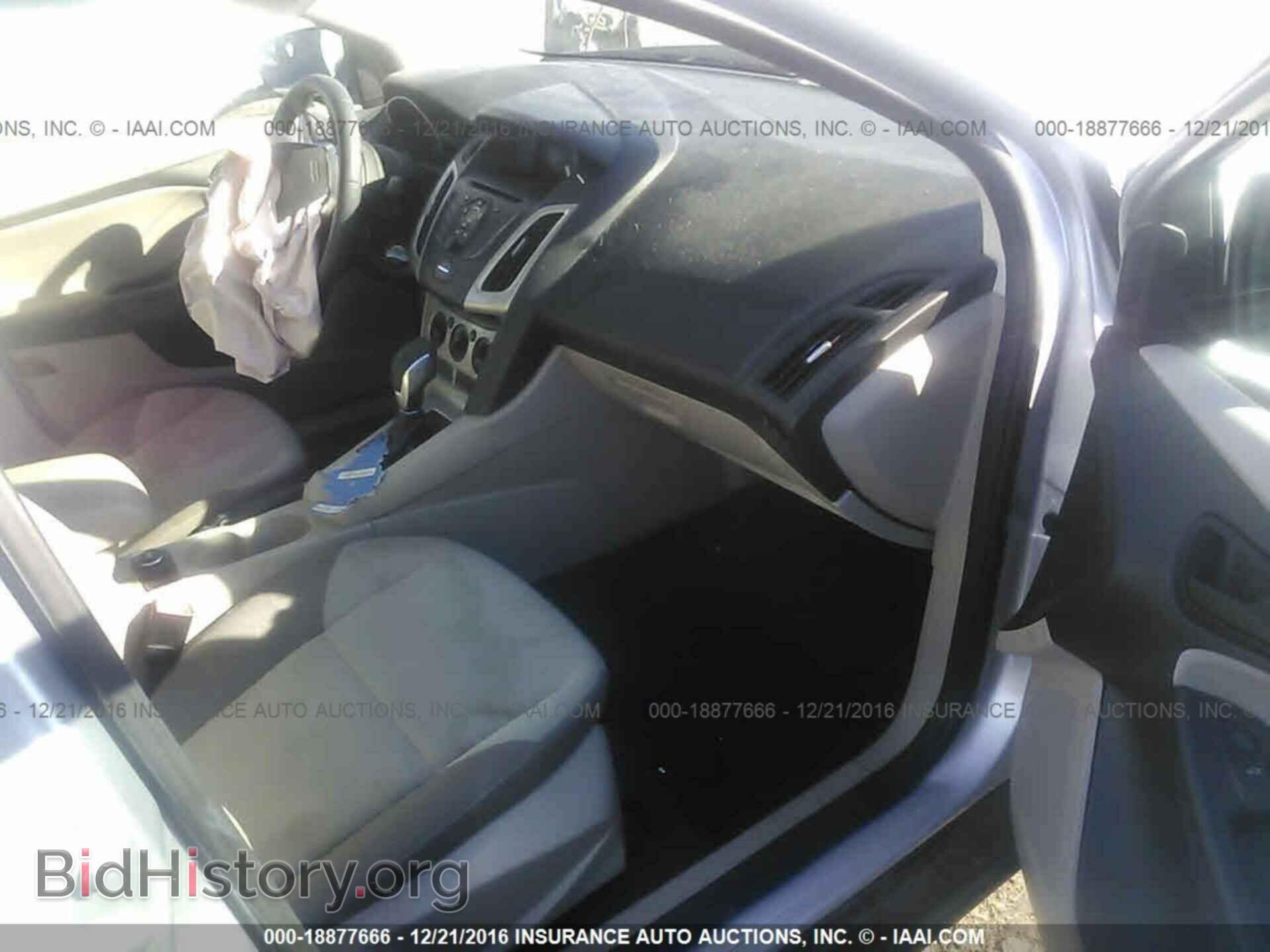 2012 Ford Focus - VIN: 1FAHP3F28CL241127 - Photo 5
