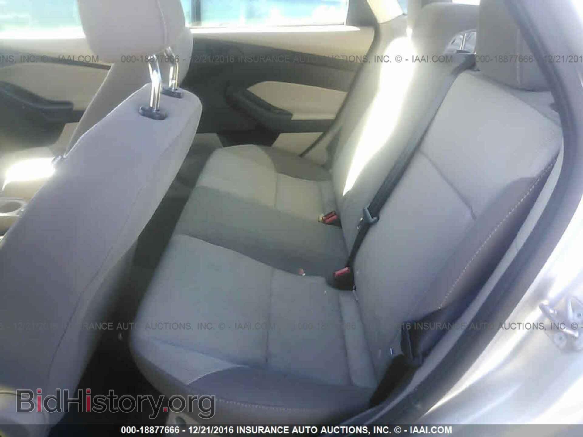 2012 Ford Focus - VIN: 1FAHP3F28CL241127 - Photo 8
