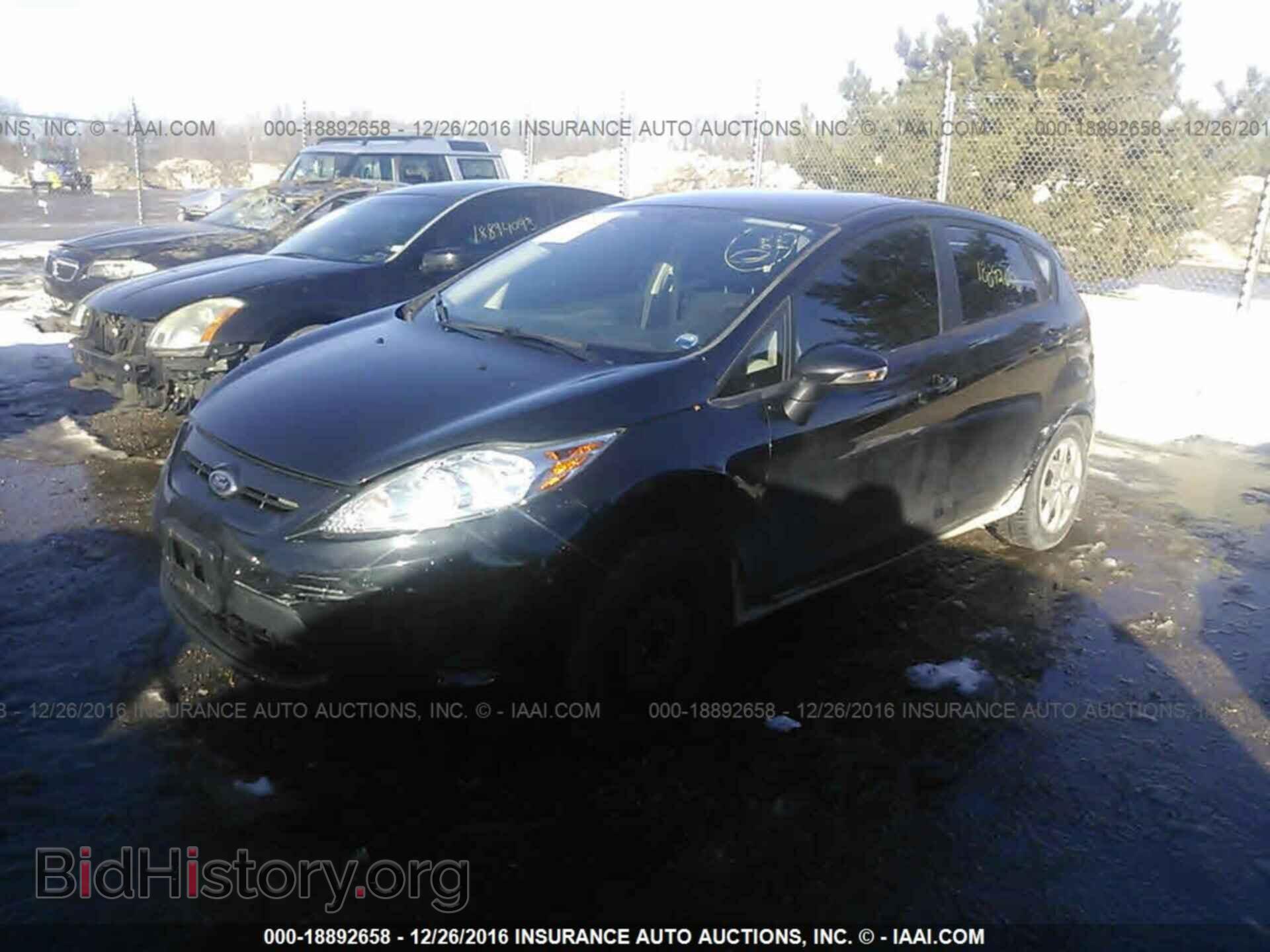 2013 Ford Fiesta - VIN: 3FADP4EJ0DM161978 - Фото 2